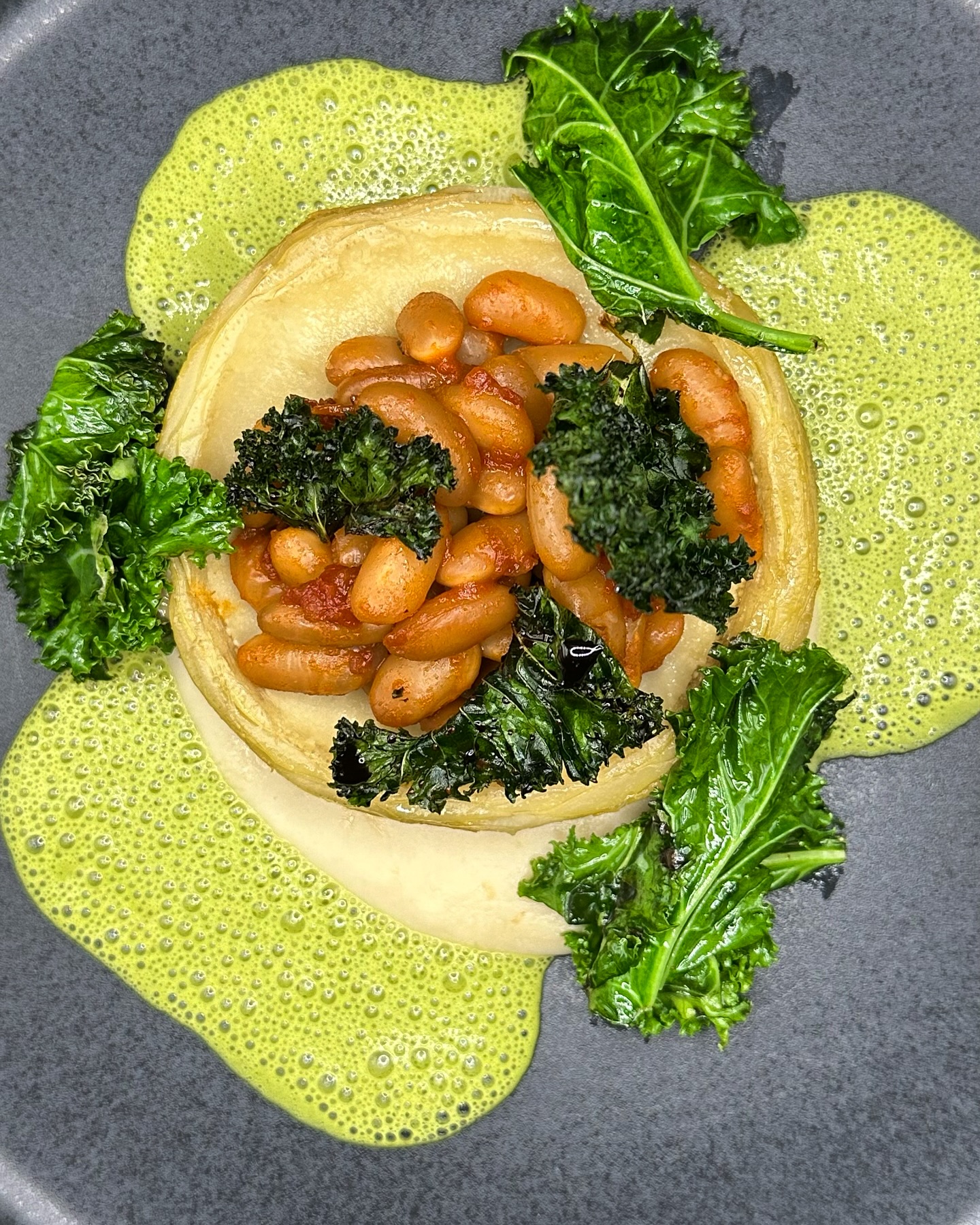 Entdecke unser neues April Menü in klassischer und veganer Variante. Lass dich von Adrian, Micha & Co. Bei deinem Besuch verwöhnen.
—> Reserviere via Telefon oder Online deinen Besuch bei uns.
@deinbaden @gaultmillau_schweiz @jeuneprimeur @aargautourismus
#oberstadtbaden #oberstadt #badenist #badenisst #restaurantbaden #gaultetmillau #schweiztourismus #aargautourismus