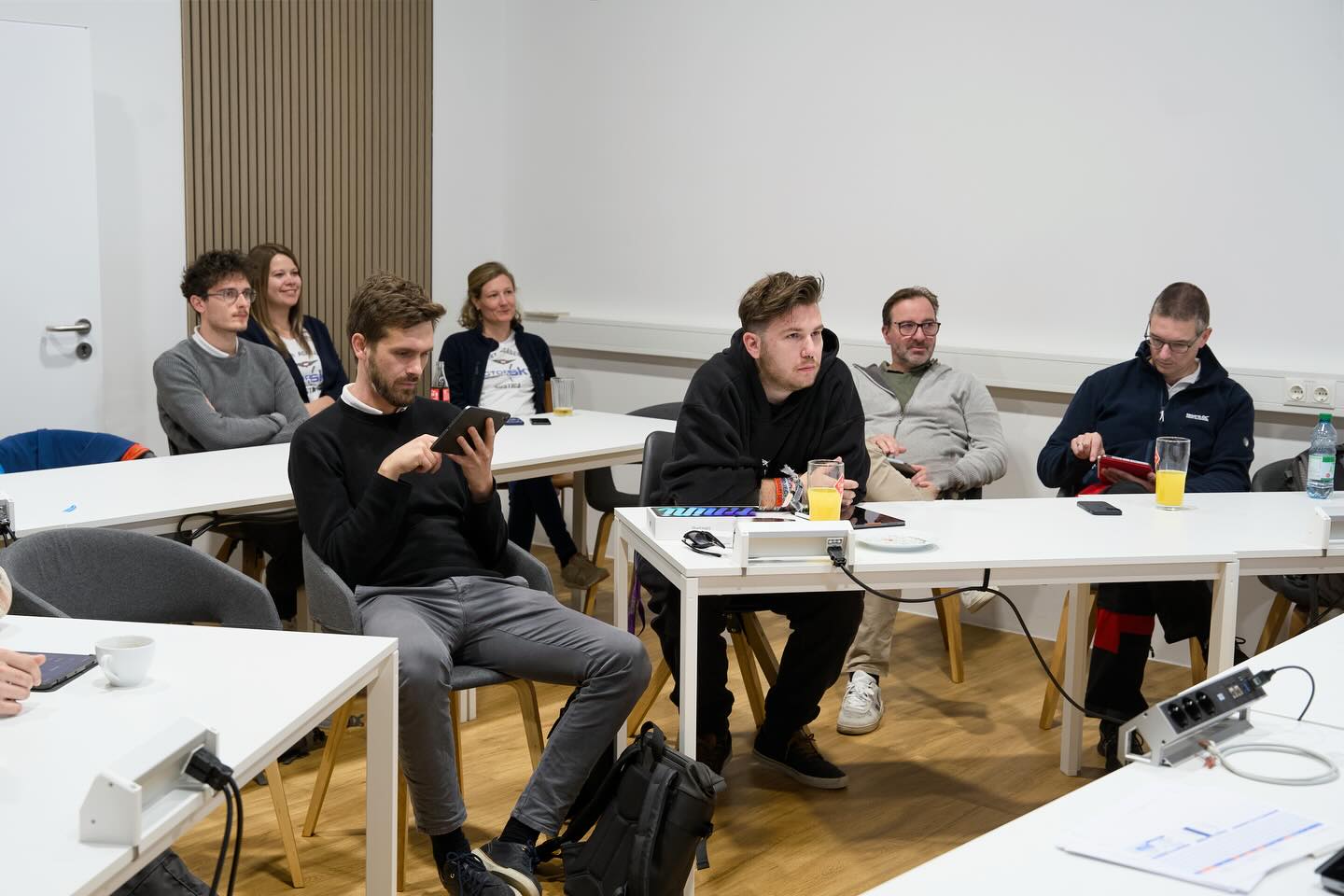 Erstes RotorSky GetTogether 2024
Am 26.4. fand unser erstes RotorSky GetTogether im Jahr 2024 statt. Der Ansturm unsere Schüler und Charterer war so groß, dass wir gerade noch alle in unserem Schulungsraum unterbringen konnten. Neben dem regen Austausch unter den Anwesenden gab es auch dieses mal wieder Vorträge unserer Crew über das Safety Management und den Einsatz von @foreflighteurope im Cockpit.
Wir hoffen auf ein baldiges Wiedersehen beim nächsten GetTogether im Sommer.
First RotorSky GetTogether in 2024
Our first RotorSky GetTogether in 2024 took place on April 26. The rush of our students and charterers was so great that we could barely accommodate everyone in our training room. In addition to the lively exchange among those present, there were once again presentations by our crew on safety management and the use of @foreflight in the cockpit.
We hope to see you again soon at the next GetTogether in the summer.
#aviation #helicopter #hubschrauber #pilots #helicopterpilots #pilotlife