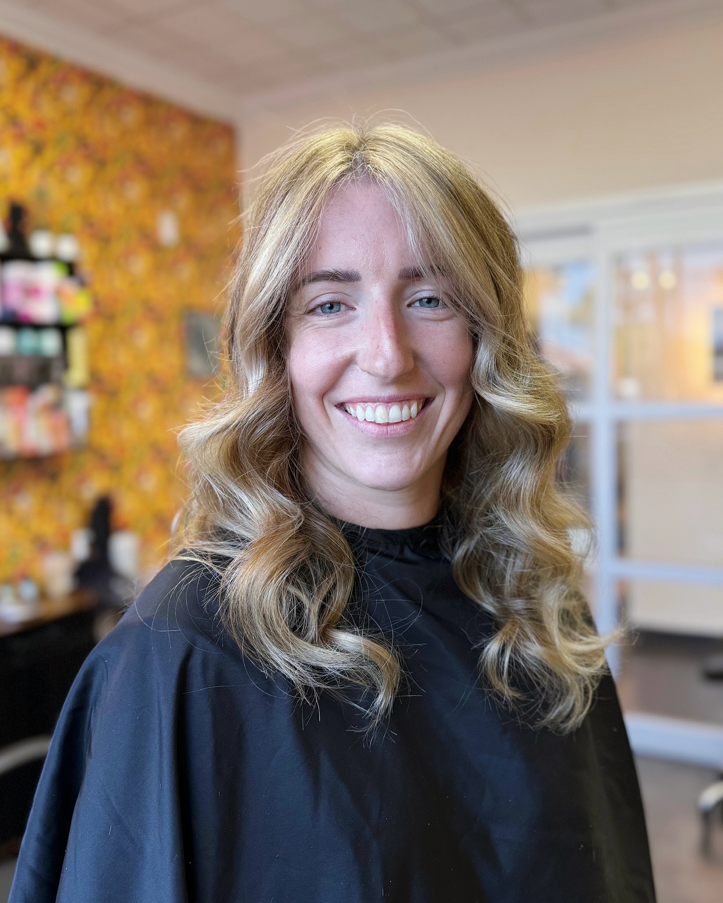 There’s nothing like a good autumnal change up 🤩
We did a full transformation on this gorgeous head of hair. A healthy cut to clean up the ends, brightened out around the face, and lifted the ends for an overall brighter look.
#sanmarcoshairstylist #sanmarcoshairsalon #transformationpackage #highlights #blondeinspo #blondeinspiration #solasalons #solasandiego #solasanmarcos
