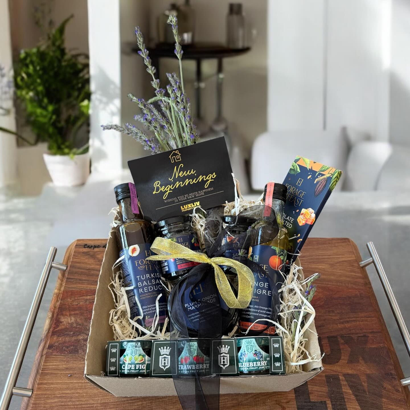 🌟 Did you know? You can bring your favourite goodies to Thoughtbox, and we’ll transform them into stunning gifts! 🎁 From stylish hampers to themed surprises and even customised wrapping paper, we’re here to sprinkle some magic! 🥳✨ #ThoughtboxGifts #PersonalisedPresents