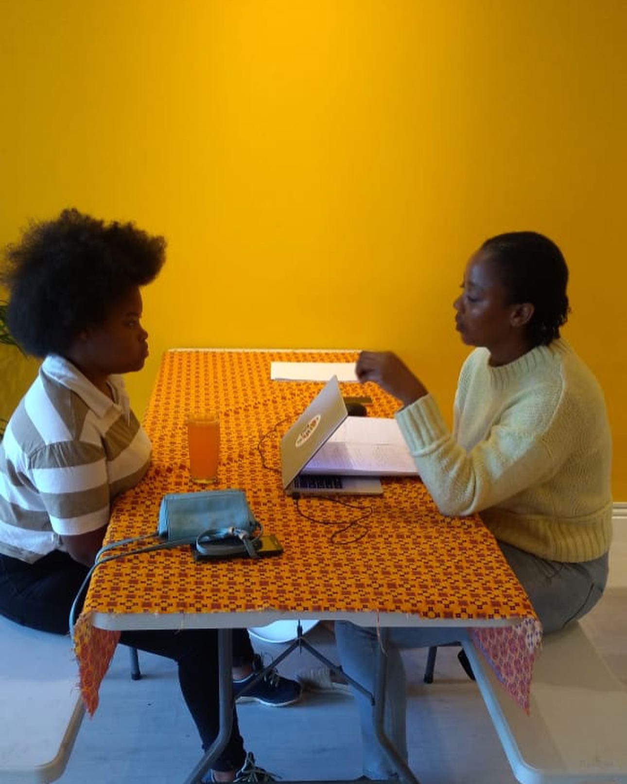 Empowering Futures in Hout Bay 🌞
✅ We just wrapped two days of interviews with curious girls and women from Imizamo Yethu. From diverse ages and backgrounds to various educational journeys, their shared vision for a brighter journey through basic computer skills is heartwarming.
💛 Next week marks the beginning of a new chapter as we welcome our new 16 students for a fresh start into a new semester. Here is to new beginnings and the power of technology to change lives. ✨