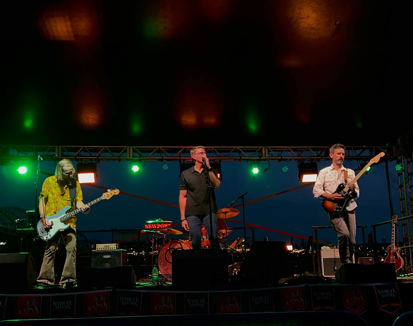 Rocking out with Soul Shadow: A Tribute to Led Zeppelin. Had a blast playing! Until next time…
#guitarist #ledzeppelin #tributeband