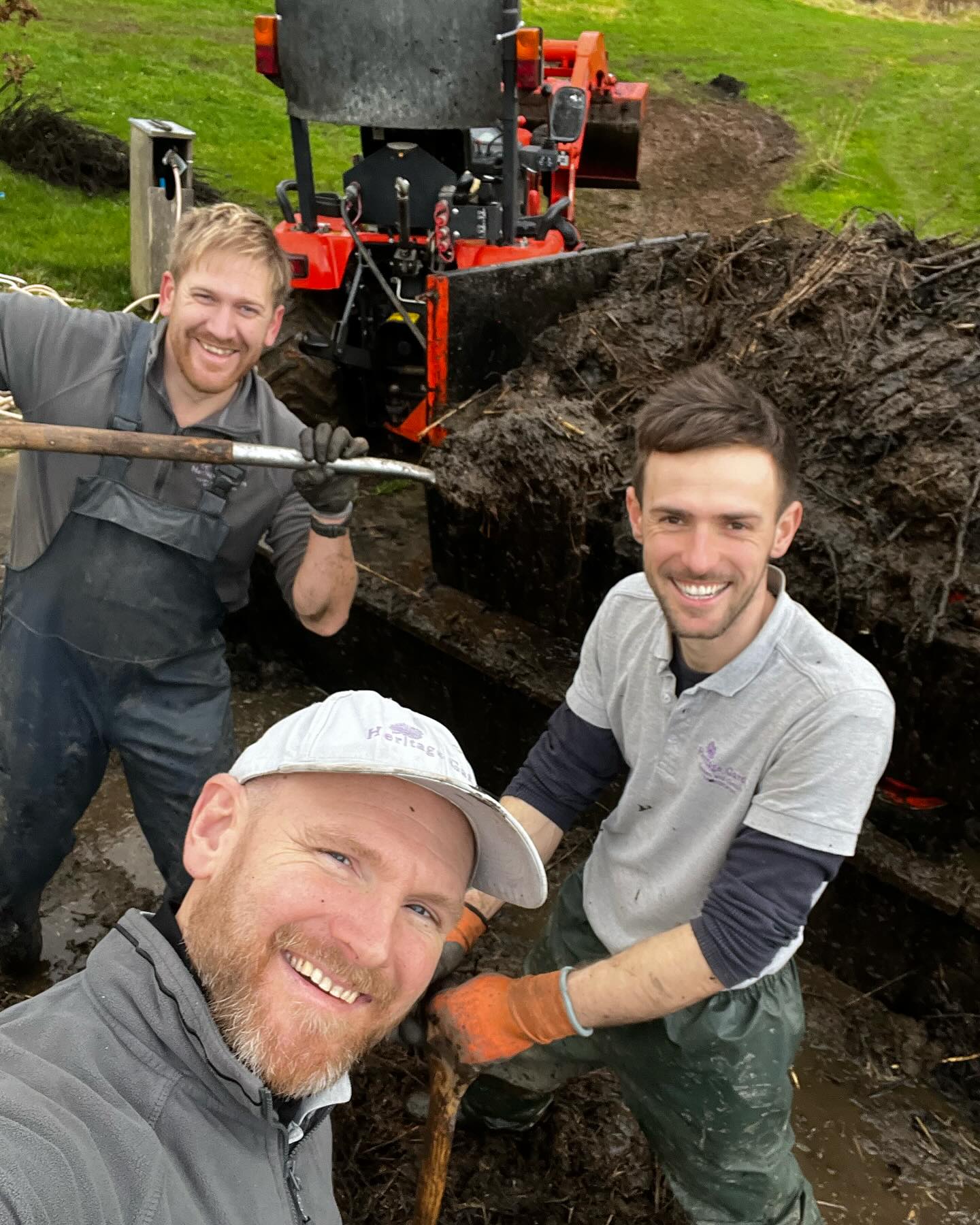 Clearing out an infilled pond was our last job of the year!!!!
And what an exciting year it has been, the team has grown, we’ve taken on some exciting new projects and we look forward to more of the same for 2024!!
Thank you to all our loyal customers and followers, we wish you a very Merry Christmas and a Happy New Year!!
#composting
#gardners
#landscapegardening
#gardenlife
#gardenmaintenance
#countrylife
#countrygarden
#happychristmas