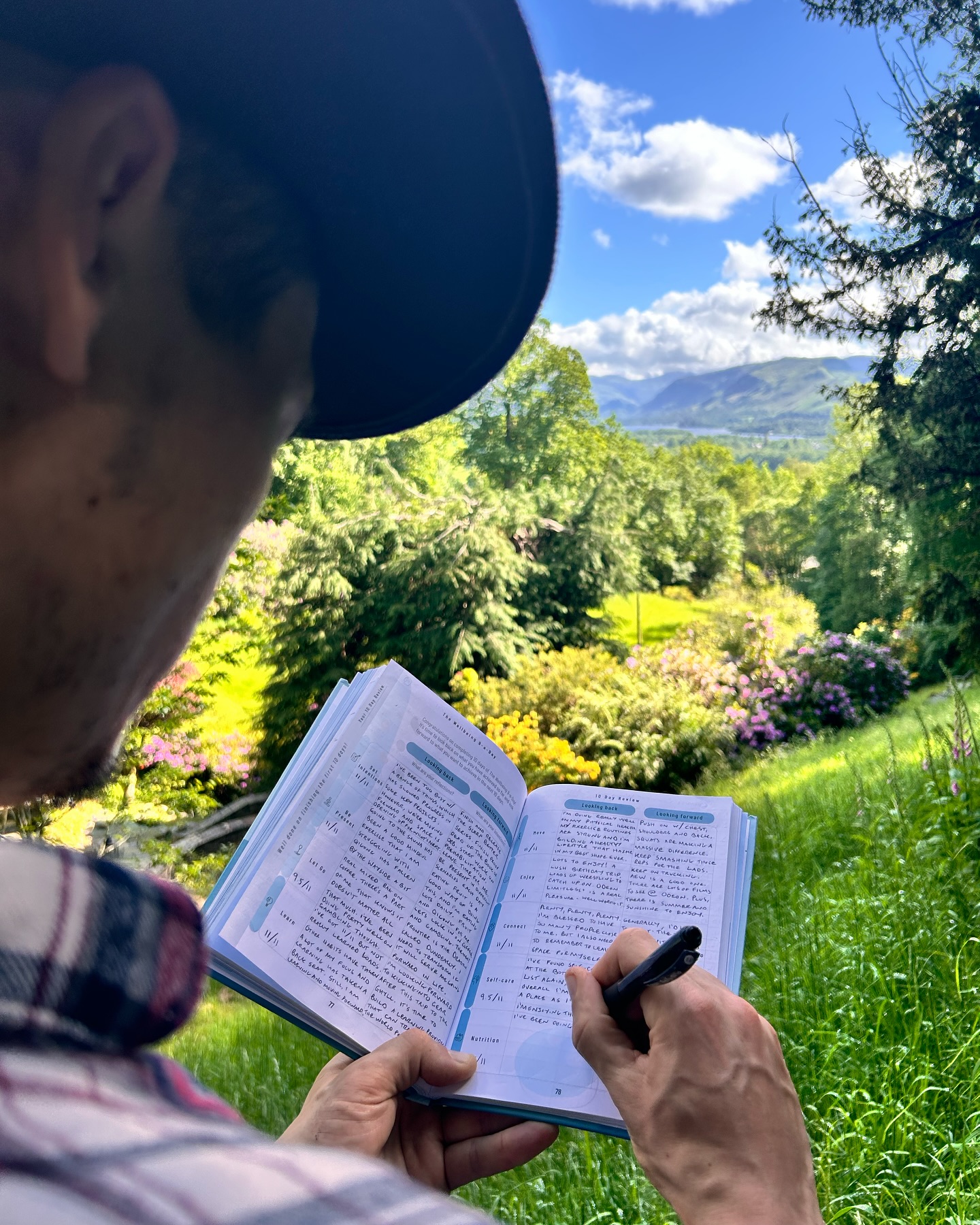 It’s been a while since we posted, but that doesn’t mean we haven’t been journaling! Our co-founder Ben, from @transformationallearning.co.uk is just two days from finishing his latest transformation with The Wellbeing 9-a-Day, and we’re looking forward to sharing some of his top tips on how to get the most out of the journal. We’ve also been thrilled to help the CEO of @livewellwithcancer as she builds healthier habits with the #w9ad. It takes courage to get to know yourself better and build a better life for yourself. Our journal acts as a framework to help you live well and become more of who you are. The question is… will you take the 30-day challenge? 🤠🦦
.
.
#w9ad #wellnessjournal #health #wellbeing #healthandwellness #wellness #holistic #journalingyourway #habits #yourjourney #yourhealth #yourrelationships #setintentions #bepresent #letgo #learn #move #enjoy #connect #selfcare #nutrition #journal #journaling #journalprompts #journalideas #writing