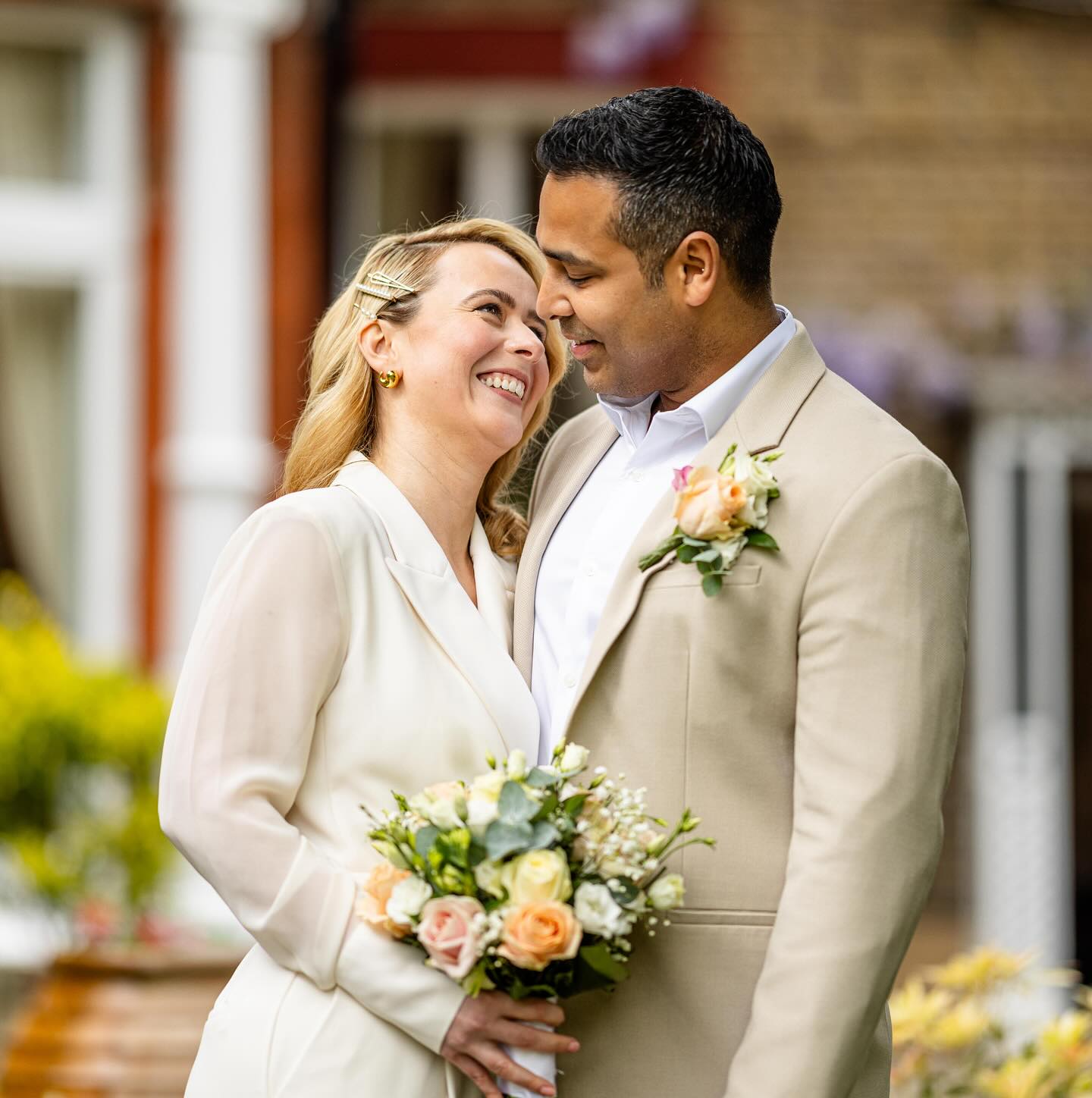 Marry someone who makes you laugh, because life is too short for serious faces.
I guess it can easily become a moto of @juditdeme & @insta_shamz special day.
Absolutely adore their contagious smiles and warm atmosphere of the whole ceremony.
Congratulations to another stunning new family ๐๏ธ
Best wishes
Your personal photographer in London