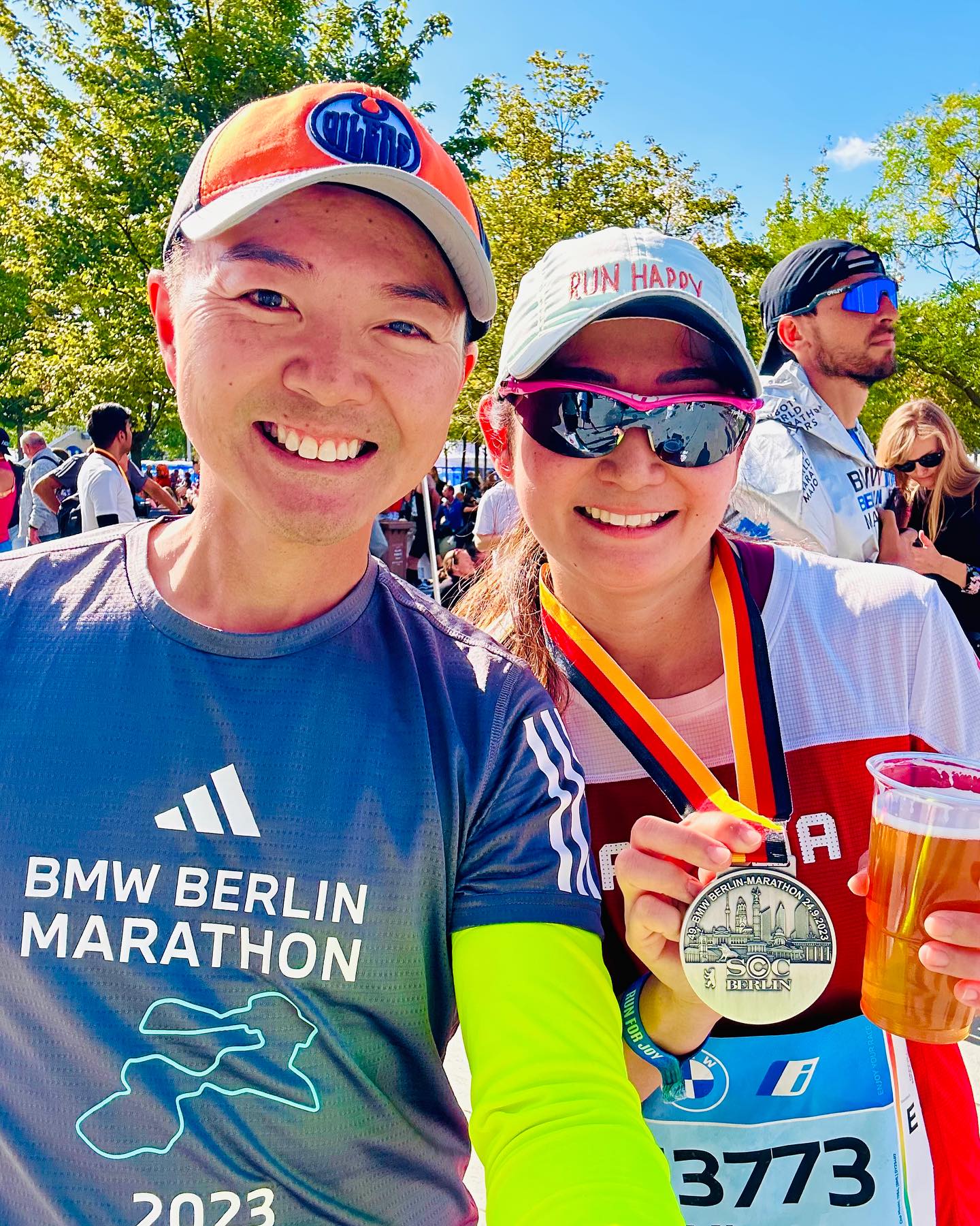 This past weekend ❤️ 🏃♀️🍻🎊 @berlinmarathon @mtlmarathon
#yeg #yegrunning #yegrunners #runner #berlinmarathon #montrealmarathon #personalbest