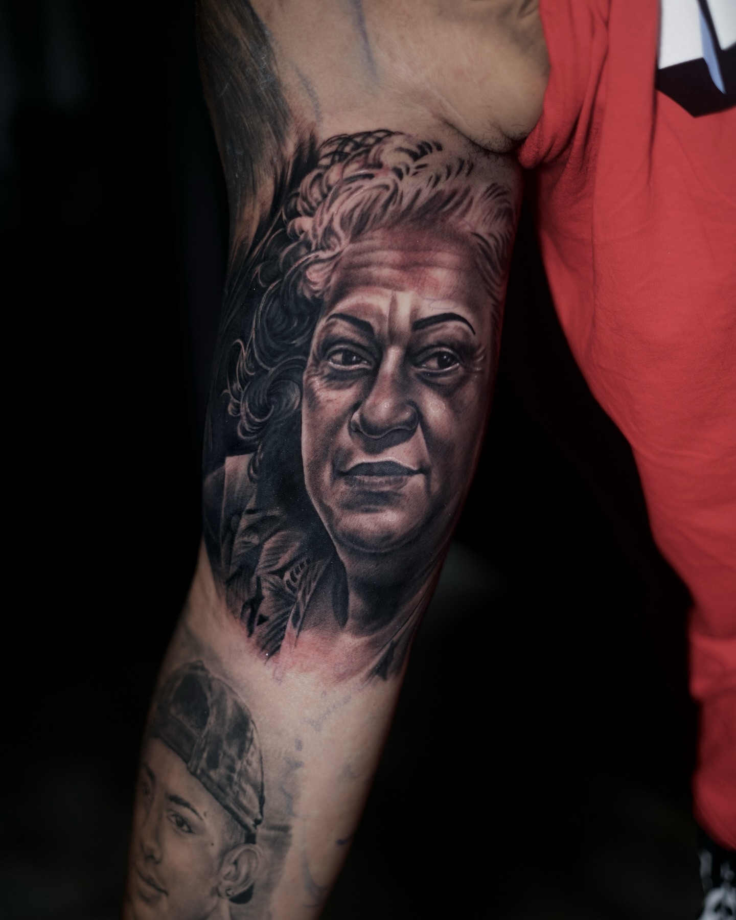 #blackandgraytattoos #portraittattoo #inkedlife #familia #slevetattoo