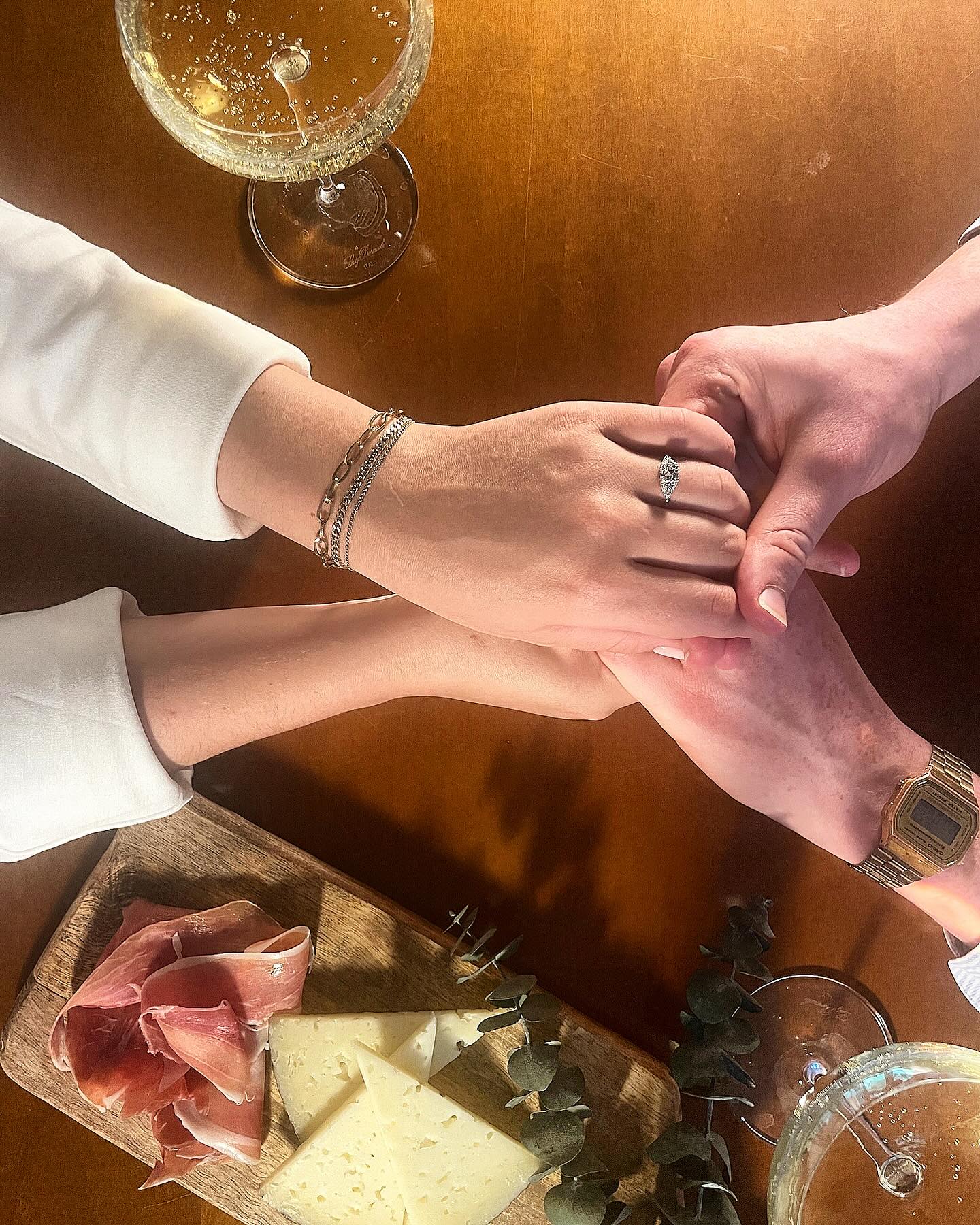 From writing proposals for clients, I got a proposal myself last weekend ✨🤍
An amazing moment that put me on a cloud 🥰