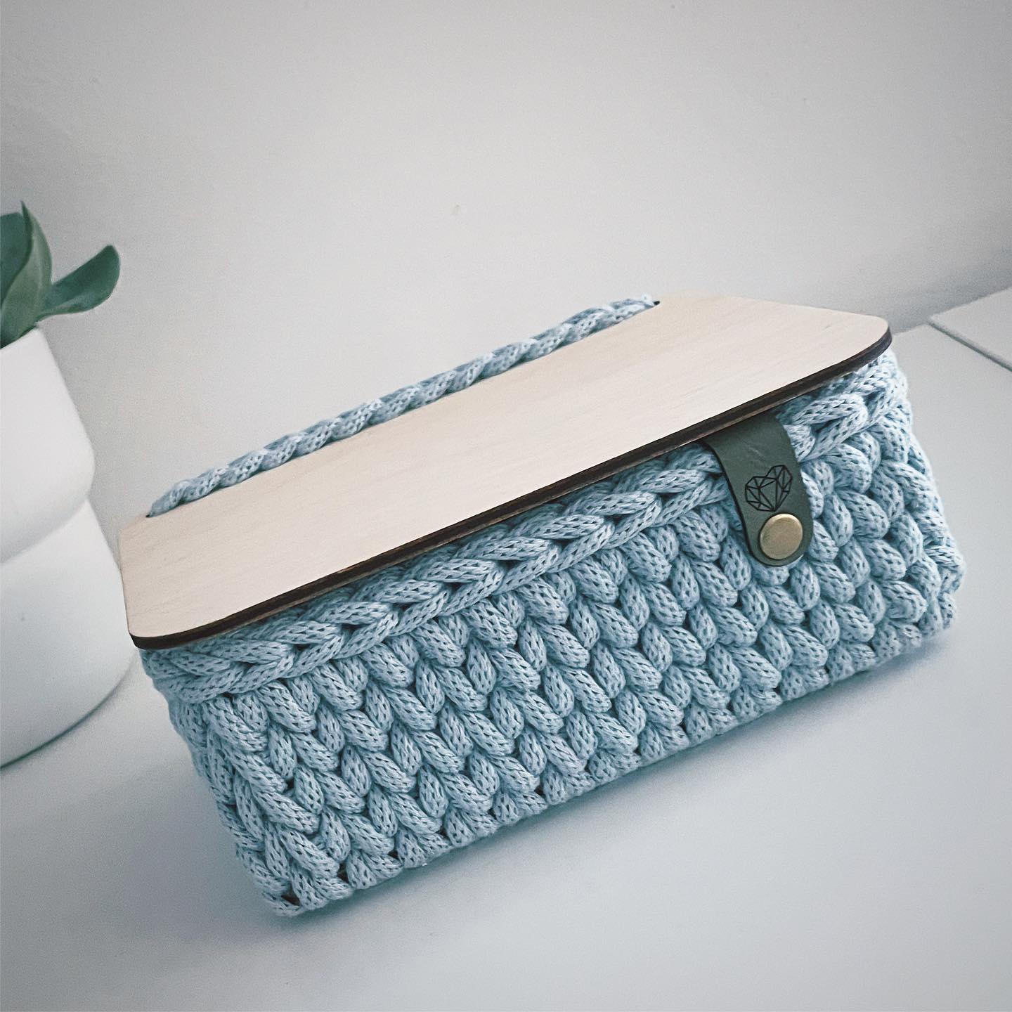 passend zu den Körben fürs Toilettenpapier gibt es auch Körbchen für Feuchttücher 🤩
#feuchttüberbox #häkeln #bobbinygarn #häkeln #diy #austria #österreich #badezimmer #feuchttücher #utensilo #badezimmerdeko #pimpyourbathroom #dwyl #crochet