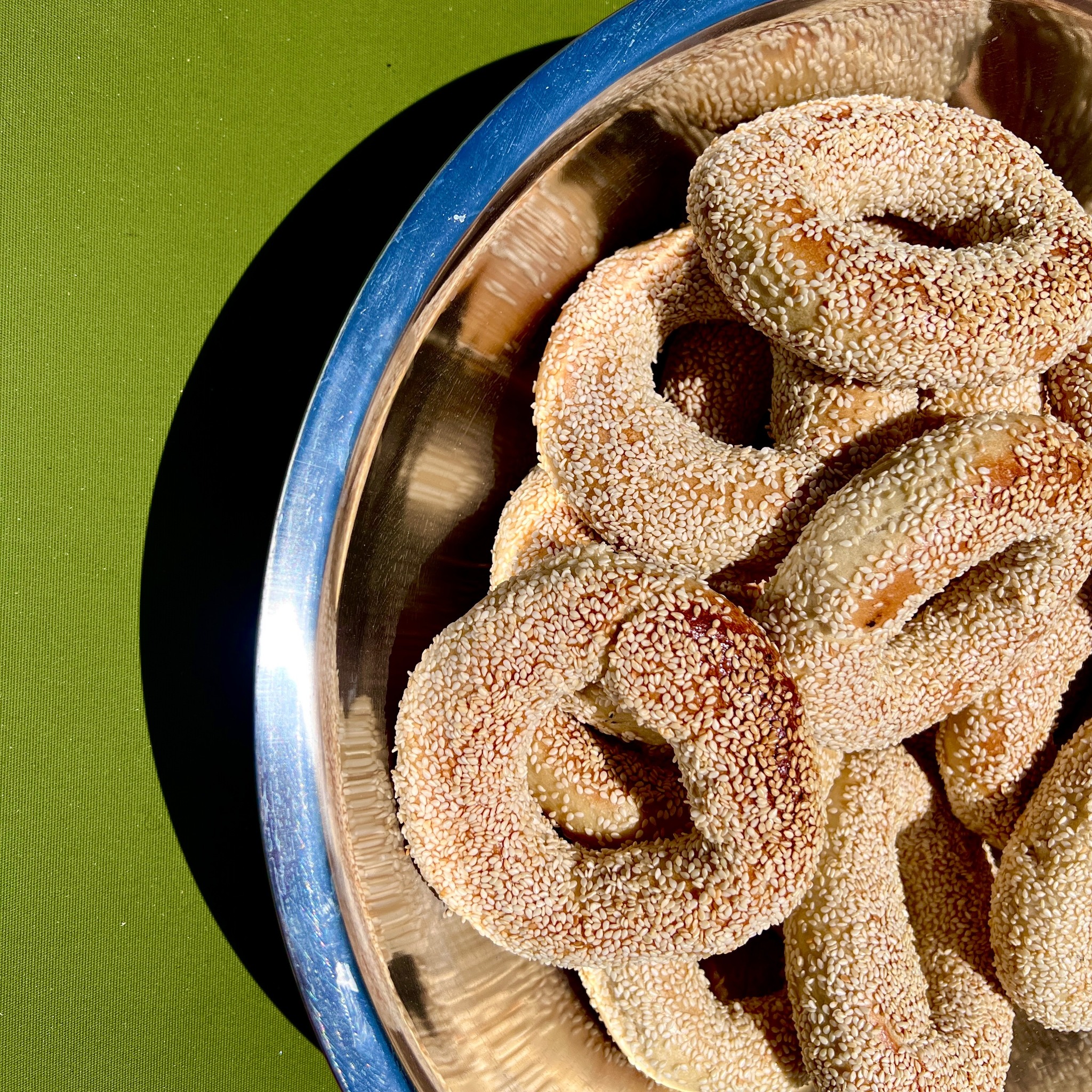 We’re back @heirloomfm Udall Park tomorrow (Friday) from 8-12.
Only a few more weeks of #mtlbagels before we take a break for the Summer (end of May). Baking in outside in 100+ heat in front of a 600-degree oven is NOT happening!!! 🥵 🔥 ☀️
We’ll to back in the Fall!
#tucsonfoodie #bagel #tucsonlocal