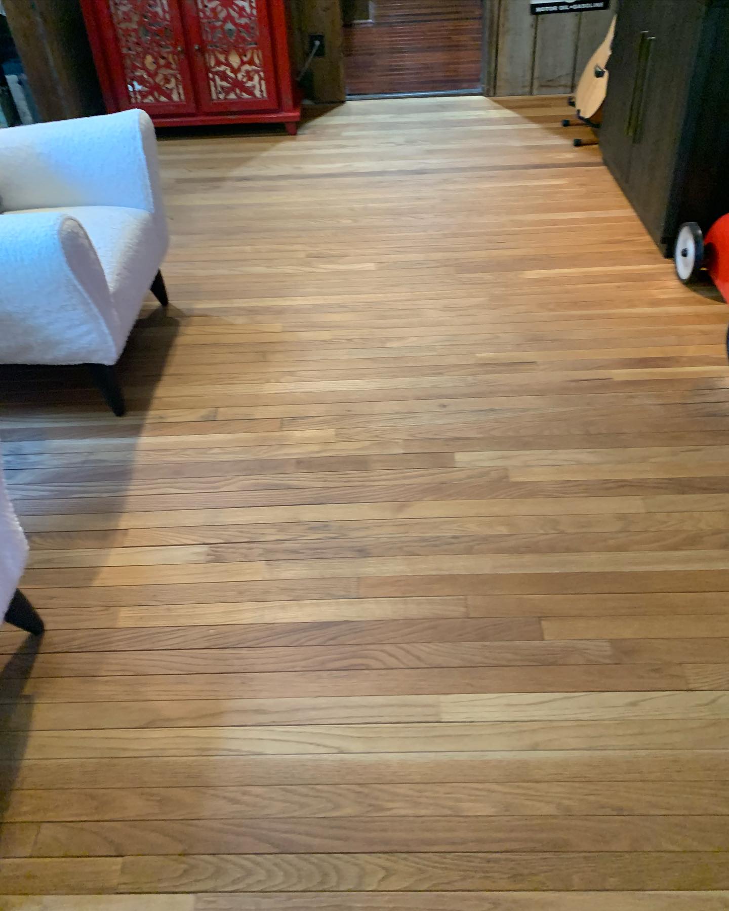 Look at what a difference refinishing the hardwood floors can have ๐