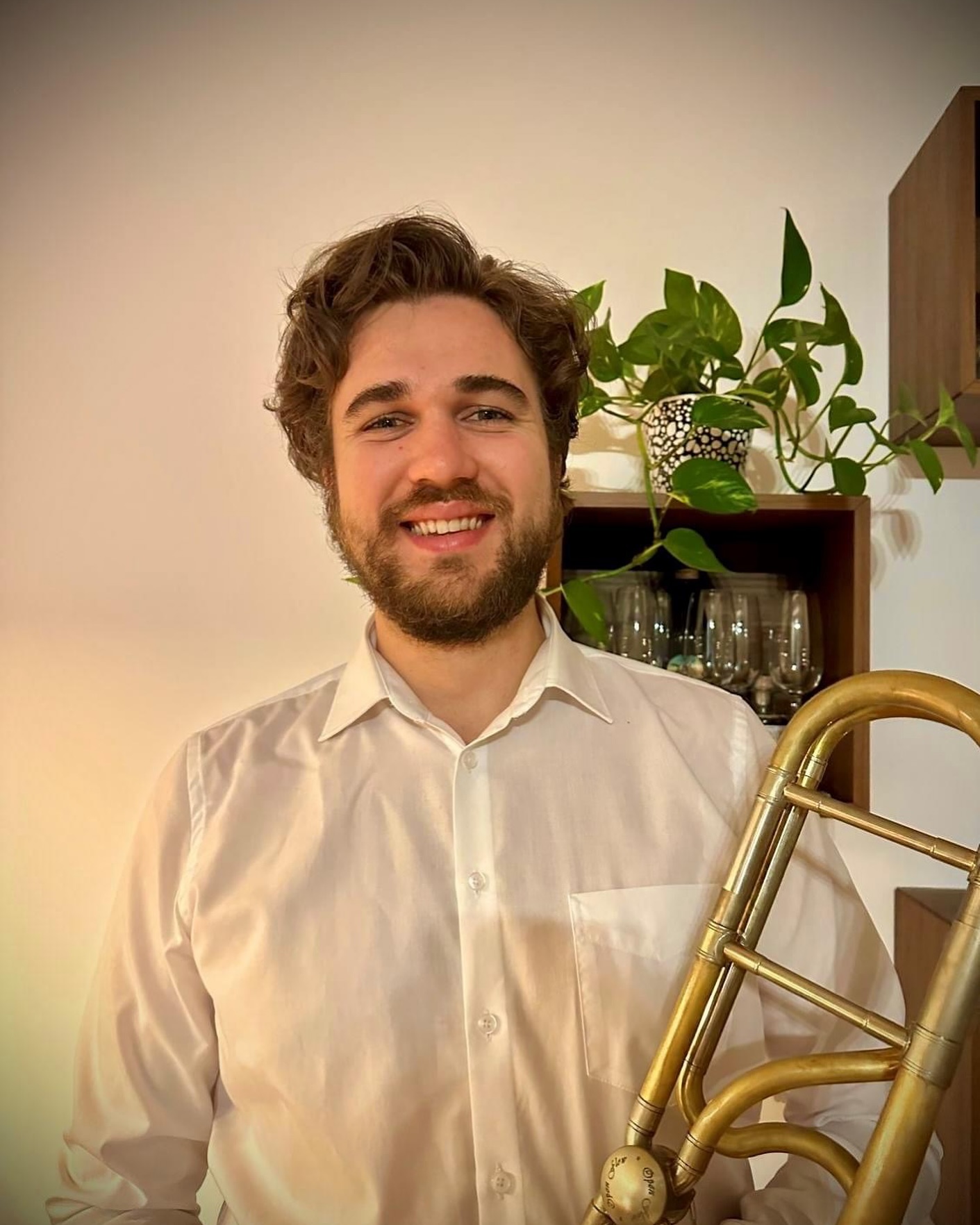 Unser Posaunist @thomas_gahleitner hat am Freitag, 13.09.2024 das Probespiel Solo Posaune für einen Jahresvertrag im @tonkunstler_orchestra NÖ gewonnen!
Wir gratulieren ganz herzlich und wünschen dir alles Gute dabei 🎶👏🏼🎶