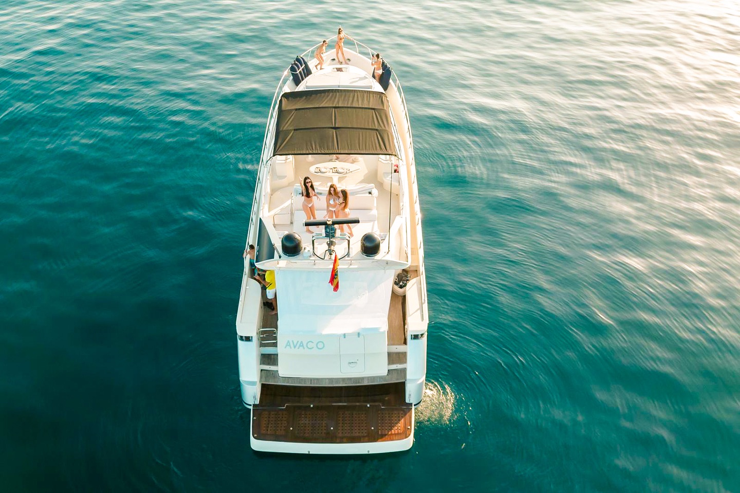 🌊New in our fleet! The stunning Nuvari 64 is now available at Puerto Banús Charter Monty ⭐️
Experience luxury aboard this magnificent 18-meter yacht. Perfect for your maritime adventures, whether with friends or family.
🔹 Capacity: 10 passengers + crew
🔹 Price: €2,999 (4 hours) All included
Book your experience now and enjoy the sea like never before. 🌅✨
ℹ️ More details in the link on the bio
#LuxuryYacht #PuertoBanus #UniqueExperience #MarbellaYachtRentals