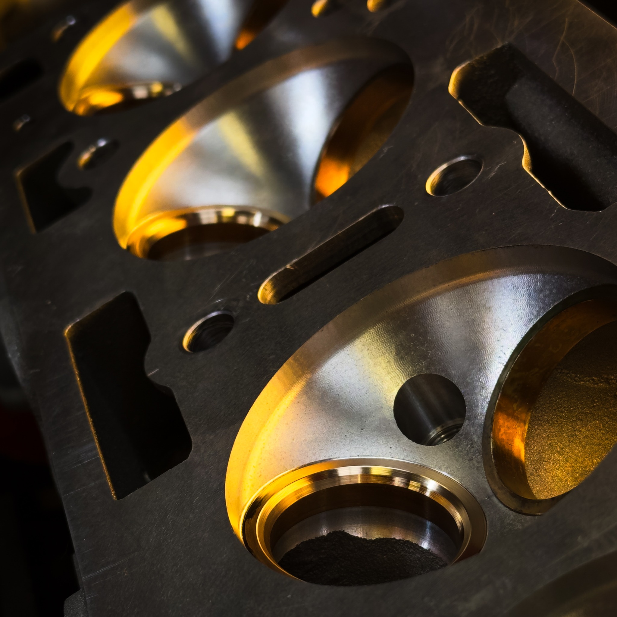 Salmson S4 🇫🇷 Past gots future ! Installing beryllium valve seats on a S4 freshly casted engine head. Back in the days when French engineers were at their best.
Salmson S4 🇫🇷 Le passé à un bel avenir ! Installation de bagues de siège beryllium pour des culasses S4 récemment moulées. Souvenir d’une époque, quand les ingénieurs français étaient à la pointe.
#salmson #classiccar #salmsons4 #flatout #lemans