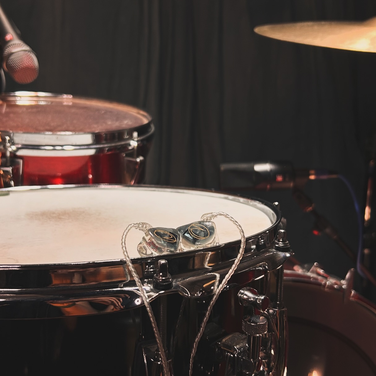 Luxury in IEM form 😍 @cosmicears
#cosmicears #cosmicearsdesign #cosmicearsartist #drummer #sessiondrummer #londonmusician @vicfirth #vf15 @remopercussion #londonmusic #drummerinlondon #soundsfrommyattic #remoterecording #remotedrumtracks #remotedrumrecording #iem #inear #inearmonitors