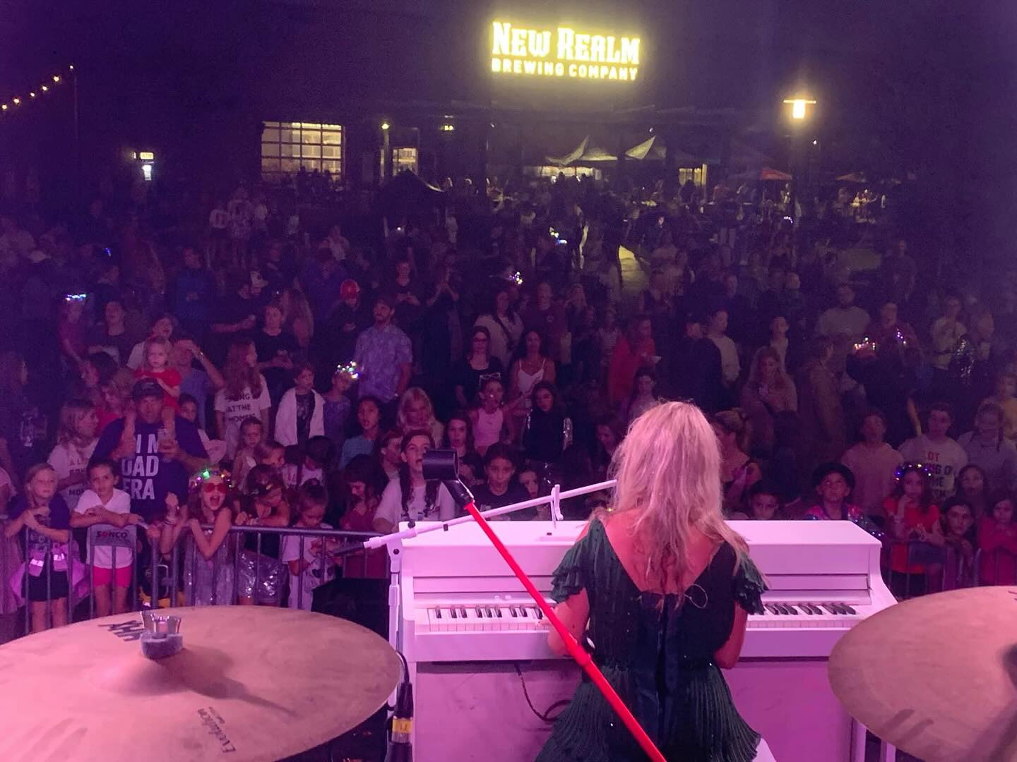 Thank you everyone for singing and dancing with us in the pouring rain! This is such a magical memory we made together, and I’ll treasure it forever! 🫶💕☔️🪩