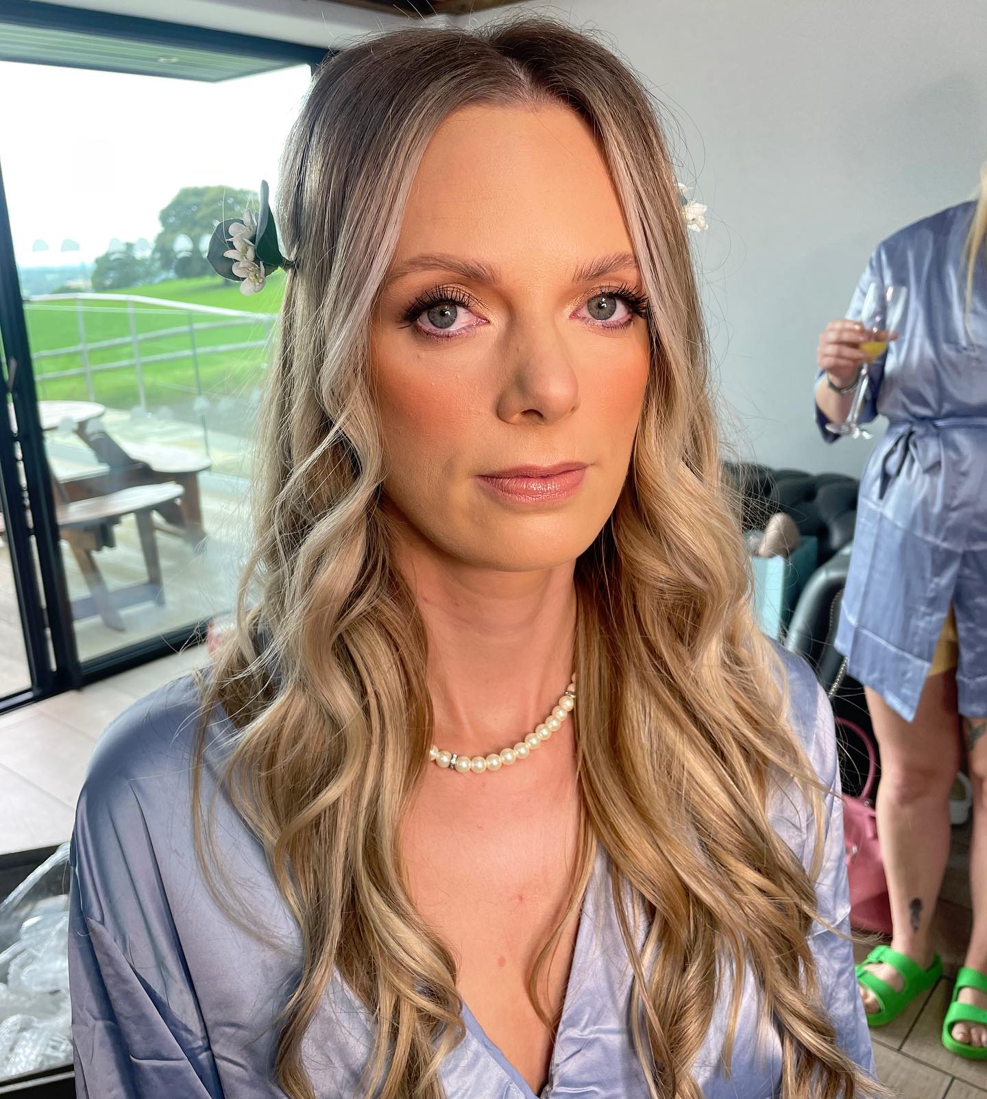 Cool Dark Bronze tones on this lovely bridesmaids 🤎
MHUA @fayekenyonhairandmakeup
~ KEY PRODUCTS ~
@charlottetilbury flawless filter
@narsissist soft matte foundation
@natashadenona face palette
@narsissist skin deep palette
@salonsystem individual lashes
@babylissprouk curl tongs
@schwarzkopfprouk pump spray
#hairandmakeup #bridalmakeup #bridalmakeupartist #bridalhair #bridalhairstylist #makeupartist #hairstyle #softglam #bridalinspiration #bridalinspo #bride #bridesmaidshairandmakeup #bohostyle #bronzemakeup #softglam