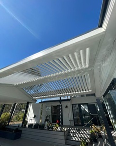 #vergolabrisbane #vergolaopeningroof #summervibes #qualityfinishing