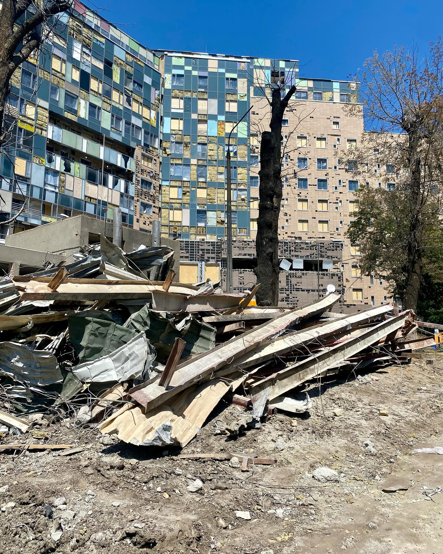 On the 8th of July, Russia launched a devastating attack on several major cities in Ukraine.
One of the direct targets was the @ohmatdyt children’s hospital in the centre of Kyiv. At the moment of the attack, there were over 600 people in the hospital.
ZhdU Team member @itsyaezmin, who has been in Ukraine at time of the attacks, promptly made her way to the site to extend the entire ZhdU team’s support.
„The extent of the destruction is beyond our ability to describe in words. It is deeply distressing to learn that a place that primarily cares for children has been the target of such an attack. I am still struggling to comprehend what has occurred in the wake of this tragedy.
I extend my heartfelt sympathies to the bereaved and our partners at Ohmatdyt, and on behalf of the entire ZhdU team, I reiterate our commitment to providing comprehensive assistance during this challenging period.“ - @itsyaezmin
In total 24 departments are damaged: including 10 surgical departments, 5 oncology departments, 3 intensive care units, 2 operating blocks, 2 somatic departments, the radiology department, prenatal care department and the radiation therapy department.