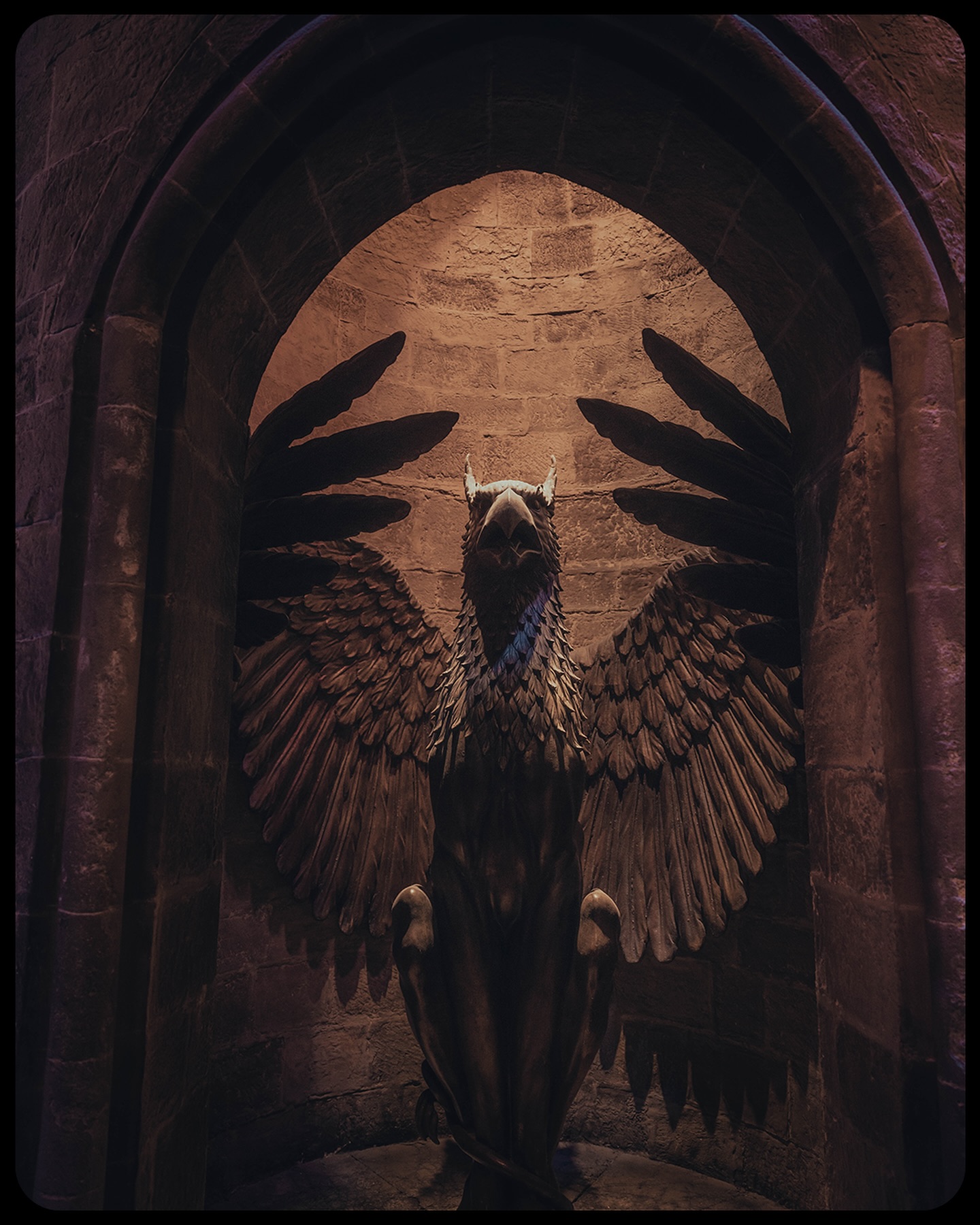 ⚡️🤓 #harrypotterstudiotour didn’t disappoint. If you are a potter fan this is worth a visit. It takes about 3-4 hours to get through all the elaborate sets, detailed props and amazing costumes that were used in the movies.
.
.
.
#harrypotter #london #potterhead #harrypottertour #harrypotterfan #harrypottertourlondon #uk #unitedkingdom #canonr5