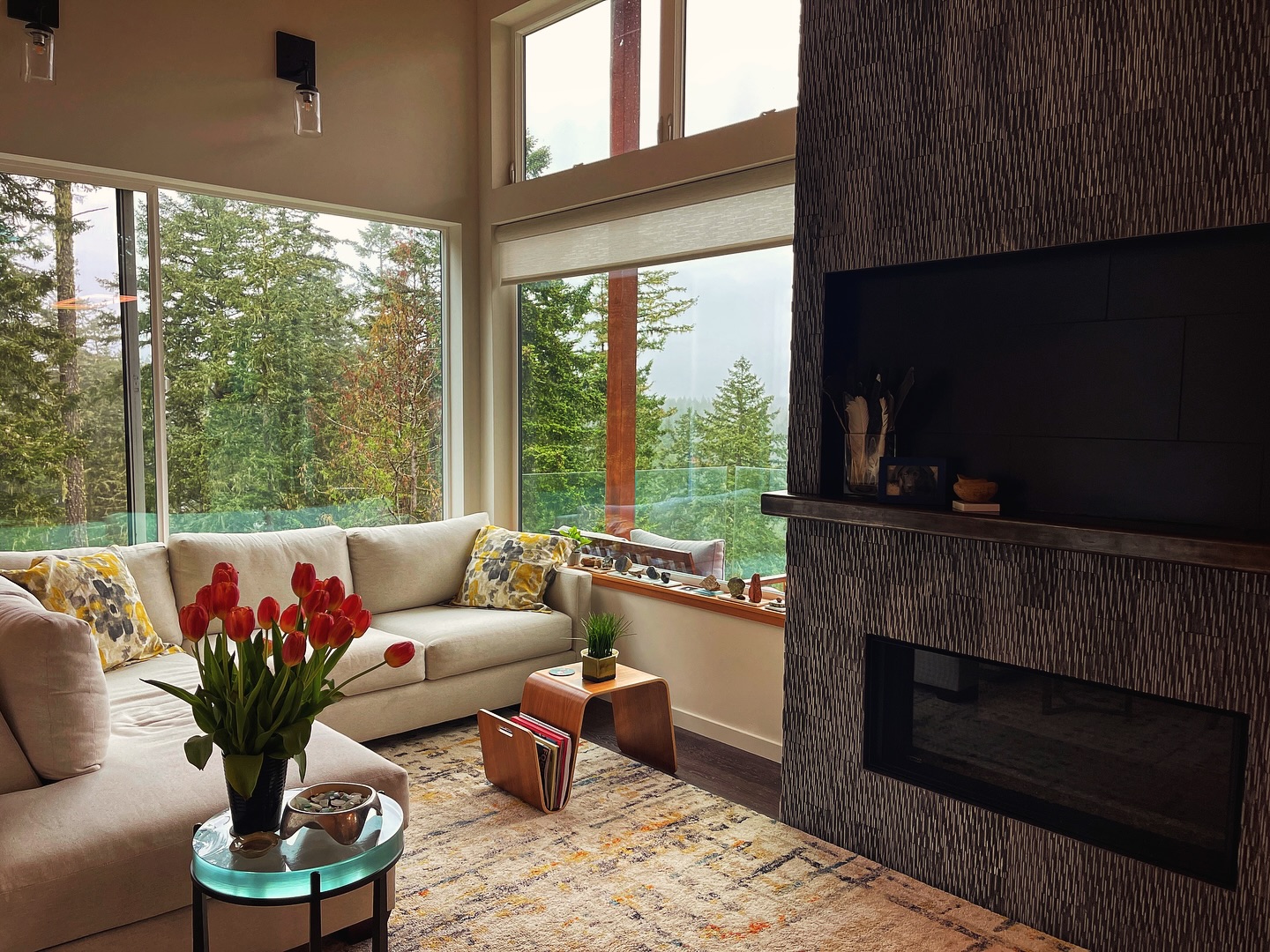 Check out this delightfully efficient design with all the bells and whistles in lux finishes.
And that view!! #scandinaviandesign #japandi #japandistyle #customhome #customhomes #architecture #architecturaldesigns #interiordesign #sanjuanislandswa