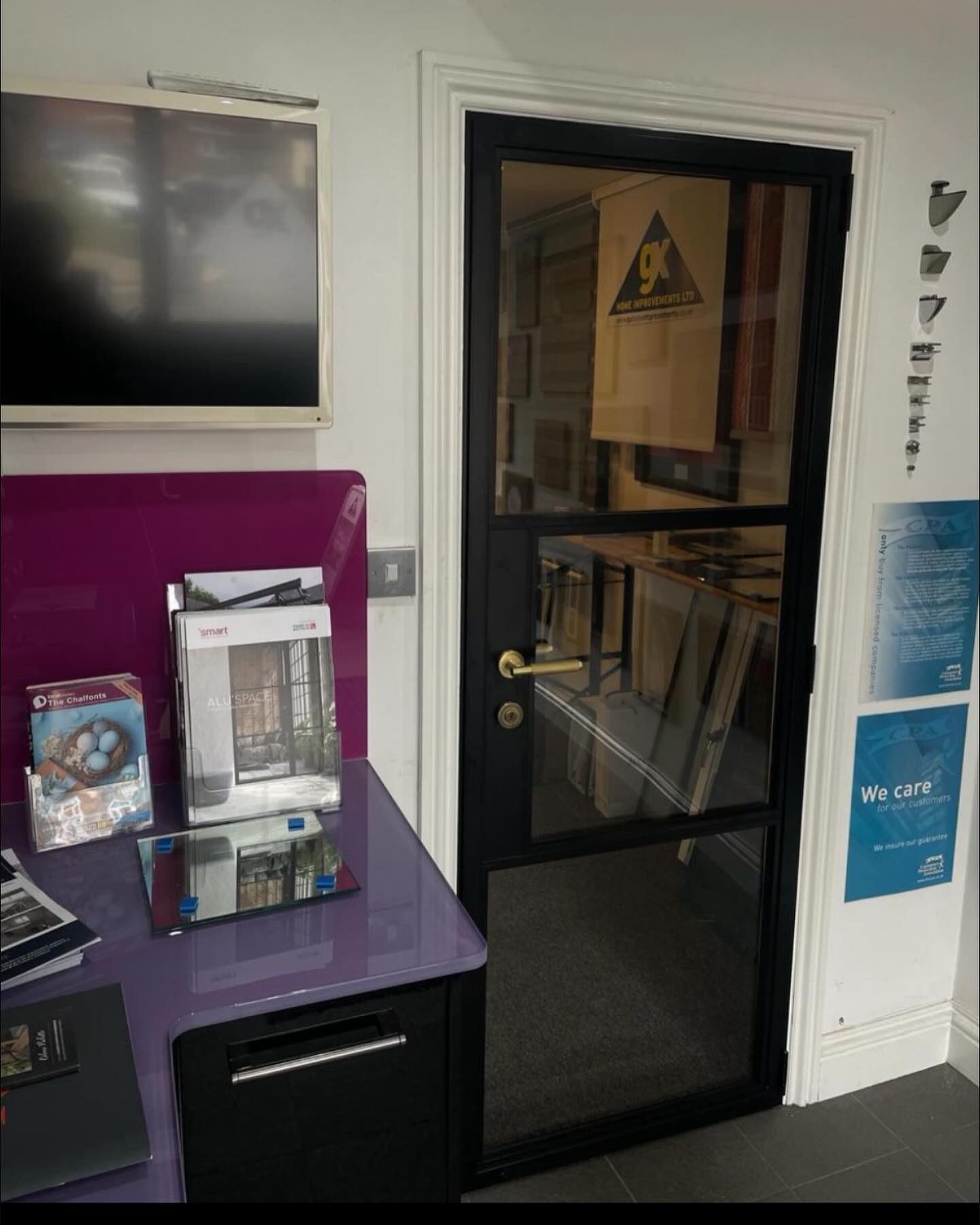 New ALUSPACE internal doors by Smarts installed into our showroom, both in black in and out with 6mm toughened glass.
Our showroom will be closed, due to annual leave, from Saturday the 1st of June and reopen on Monday the 10th of June.
If you have any enquiries please send them over to our email and we will pick up on these on our return.
Thank you!
#smartsystems #aluspace #internaldoors #critalstyle #blackdoors #gxhomeimprovements #showroom