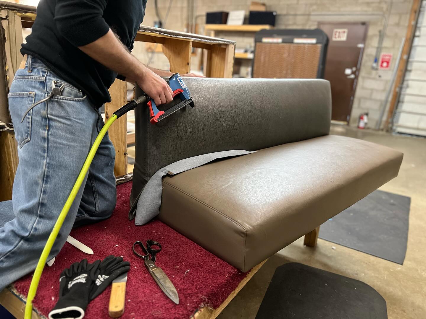 We’re rounding out the first week of 2024 with some hotel work. Have a great weekend everyone!
#upholstery
#614living