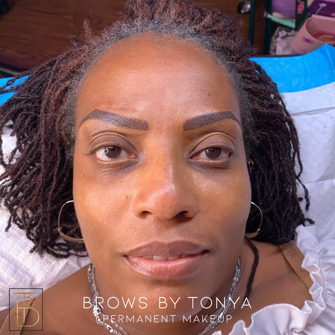 Brows: Microblading & Microshading
Picture #1: Immediately After
Picture #2: Before
Picture #3: Healed
Despite her brows being bold, they healed to a soft brow🥰 At her follow up session, areas where the pigment did not stay was filled in.
#microblading #microshading#combobrow #pmuartist #tennessee #615lifestyle #healedbrows#hendersonvillebeautybloggers #nashvillebeautybloggers #gallatintn #thrive37075