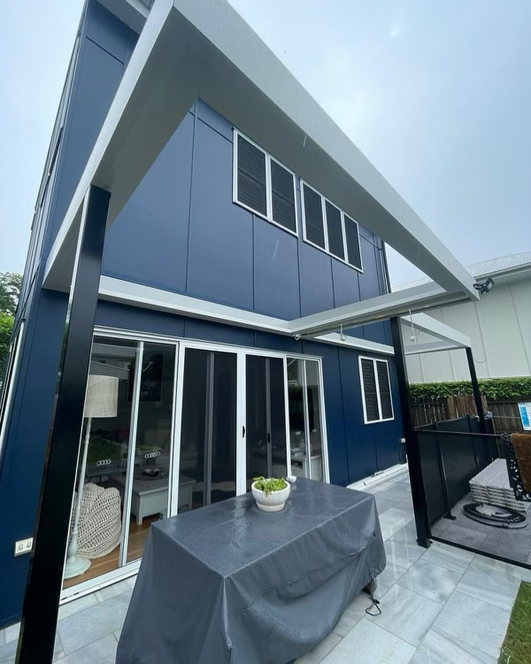 Not far from complete, watch this space for completion!! #vergola #vergolaact #vergolaopeningroof #vergola3d #vergolaalmostcomplete #professionalbuilders #australiano1 #brisbanevergola