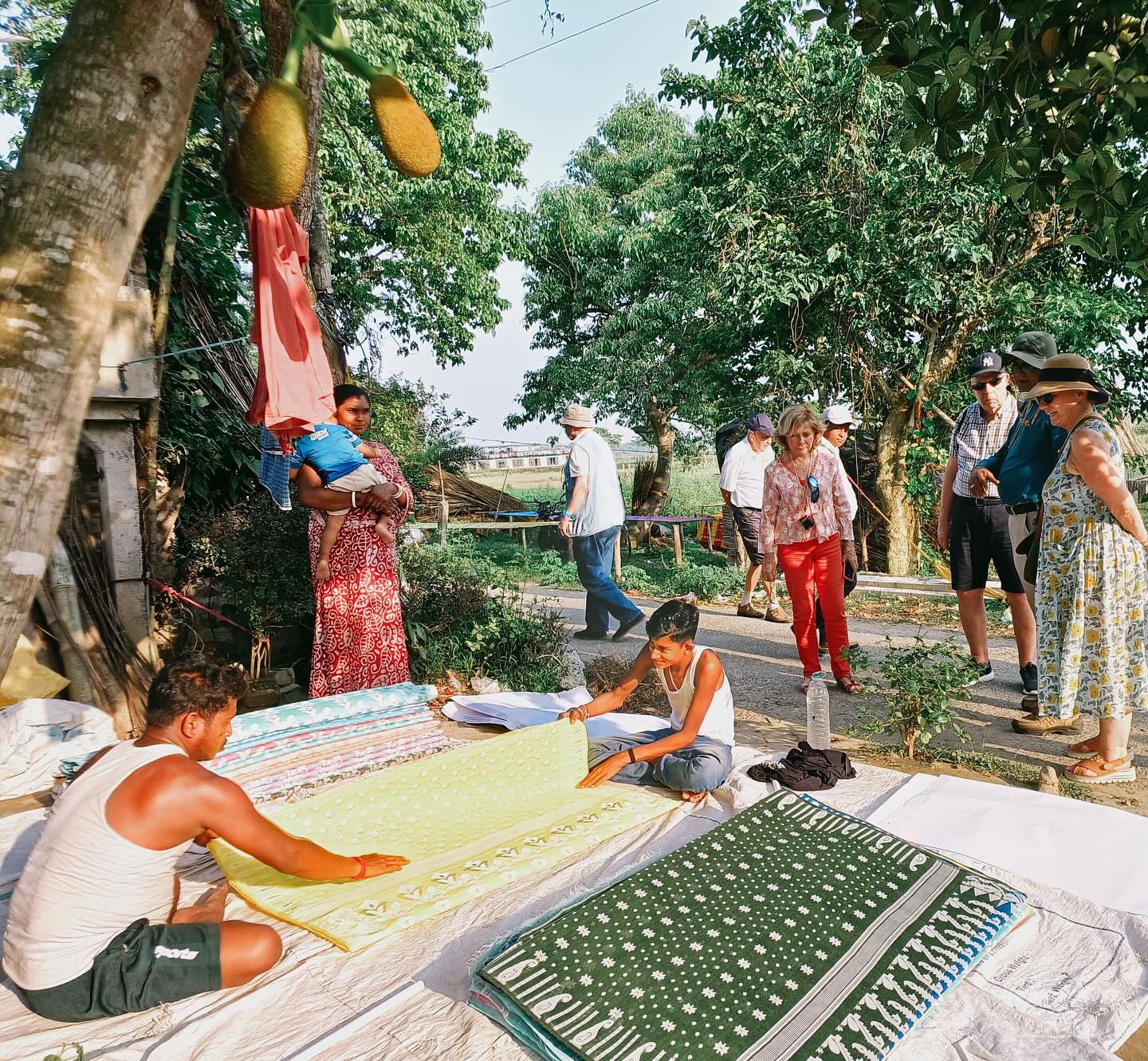 Cultural discovery …. and yet, every time local ingenuity emerges more prominently than any other wonder that we #lovewithabncruises ⚓️
.
.
.
#assambengalnavigation #gangesrivercruise #abnrajmahal #historichooghly #hooghlyheritage #bengaltourism