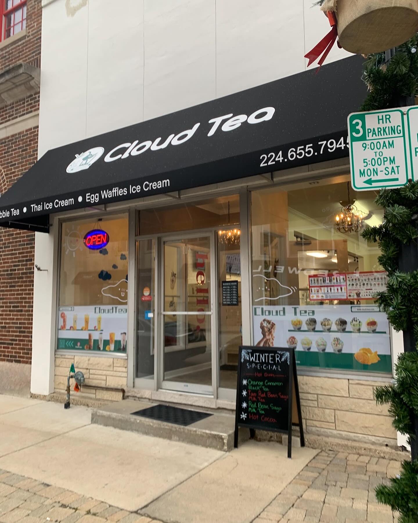 🧋🍩Enjoy ice cream rolls, milk tea and waffle ice cream!
At our store, you can indulge in freshly made ice cream rolls, refreshing milk tea, and enticing waffle ice cream.
Let our unique delicacy bring you a taste feast!
Address: 113 S Cook St, Barrington, IL 60010
☎️:(224)-655-7945
www.Cloudteaus.com