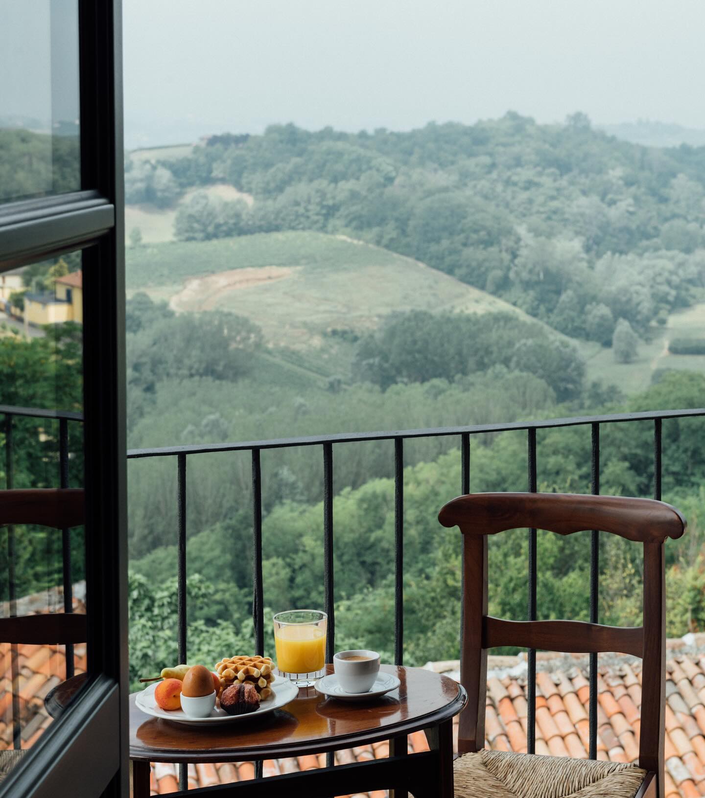 Mood board week 16 🧡🇮🇹
•⠀⠀⠀⠀⠀⠀⠀⠀⠀
•
•
•⠀⠀⠀⠀⠀⠀⠀⠀
#mood #sunday #weekend #italien #inspiration #asti #piemonte #piedmont #castellodivaglio