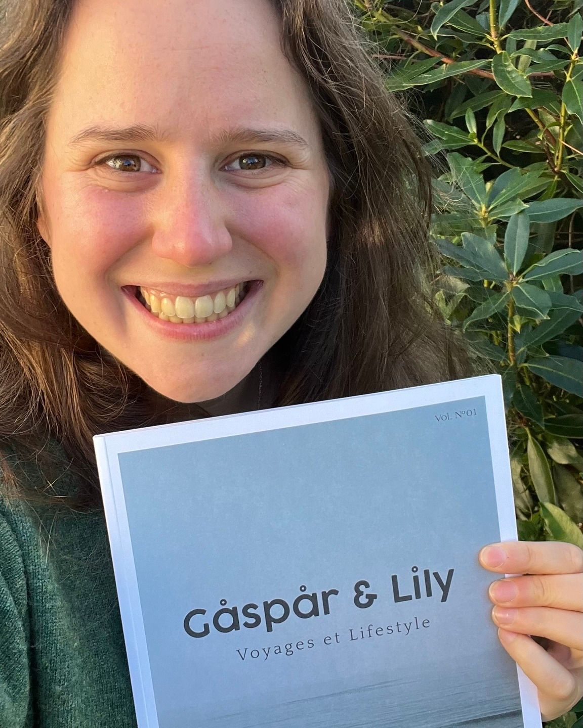 𝗚𝗿𝗮𝗻𝗱𝗲 𝗻𝗼𝘂𝘃𝗲𝗹𝗹𝗲 𝗮̀ 𝗽𝗮𝗿𝘁𝗮𝗴𝗲𝗿 𝗮𝘃𝗲𝗰 𝘃𝗼𝘂𝘀 ! 🎉
J’ai eu l’immense plaisir d’être publiée dans le tout nouveau magazine lifestyle namurois @gasparetlily ! ✨
Une belle opportunité de partager ma passion pour l’architecture d’intérieur et ma mission : transformer les espaces en lieux uniques, à l’image de leurs habitants, où bien-être, fonctionnalité et harmonie se rencontrent. 🏡
Merci à l’équipe de Gaspar&Lily pour cette mise en lumière et pour leur travail incroyable. 🌟 Ce magazine est une véritable pépite pour s’inspirer et découvrir de belles initiatives locales.
📖 L’article est sorti ! J’ai hâte d’avoir vos retours et d’échanger avec vous sur vos projets d’aménagement ! 💬😊.
----
#ArchitectureIntérieure #Namur #Inspiration #Lifestyle #BienÊtreChezSoi #magazine #BNI