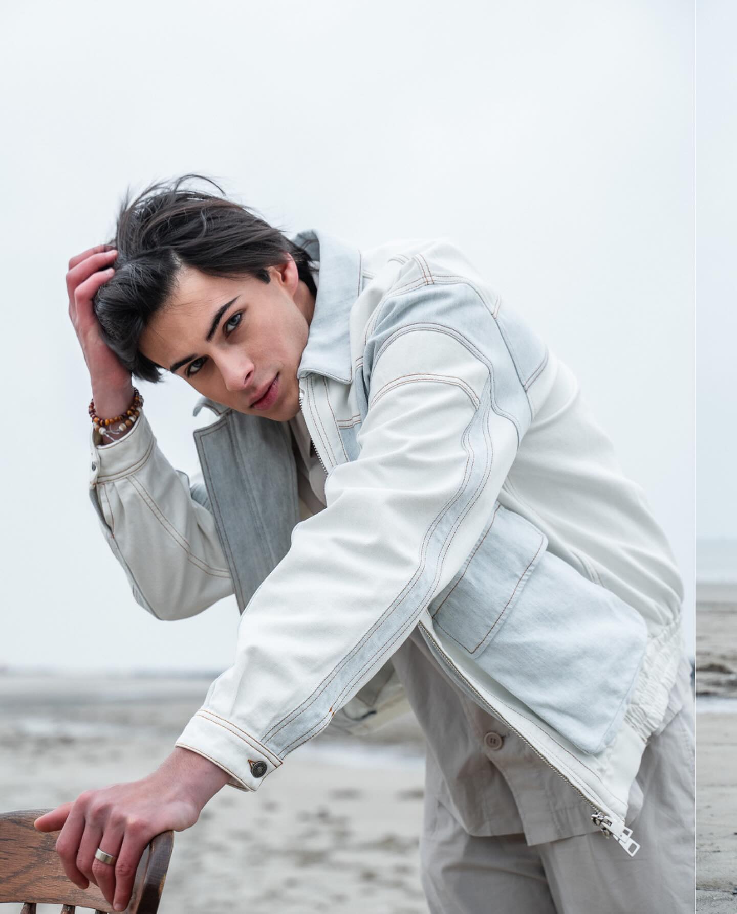 Make-up by @studio.ks___ and styled by the greatest @mila.svetovaa for the project of Iconvision Agency.
♾️ @iconvisionagency • Impactful Influencer management
➖ @gardianhasani as model for the brands below.
▪️ @arketofficial
▫️ @dondupofficial
Hosted by @iconvisionagency
Styling by @mila.svetovaa
Make up by @studio.ks___
#styleinspiration #styleblogger #transformation #reelsinstagra m #explorepage #instalike #modamasculina #winterstyle #fallf ashion #autumnlook #minimalhouse #minimalarchive #iconvisionagency