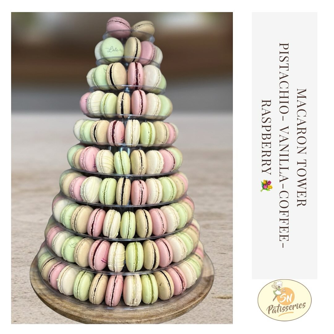 Wedding day at @lacannonerie
Macaron tower 4 flavours : pistachio, vanilla, coffee and raspberry
Congratulations !! ❤️💐
#snpatisseries #sugarsylvie #lacannonerie #charentemaritime #wedding #macarontower