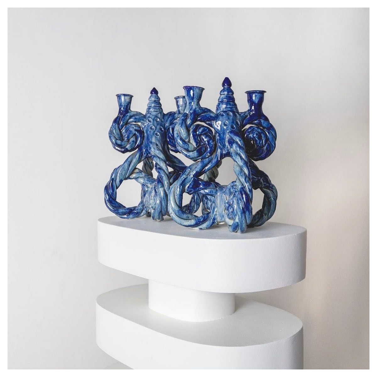 @debeaulieuparis 💙 #debeaulieu #debeaulieuparis #decoration #decorationinterieur #magazine #showcasemagparis