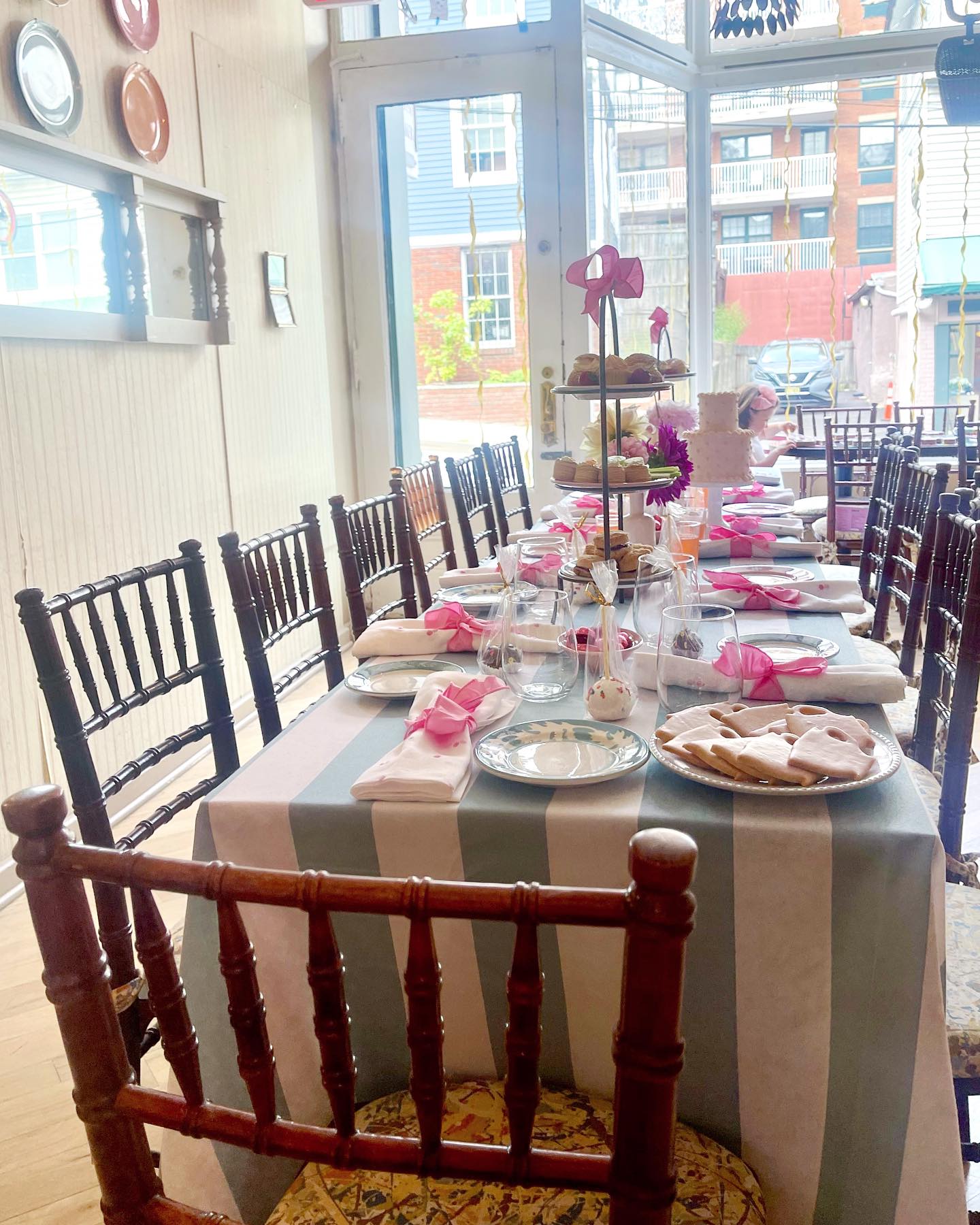 Celebrating my granddaughter Poppy’s fifth birthday at @theartistbaker with the most adorable tea party! 🫖🎀🧁