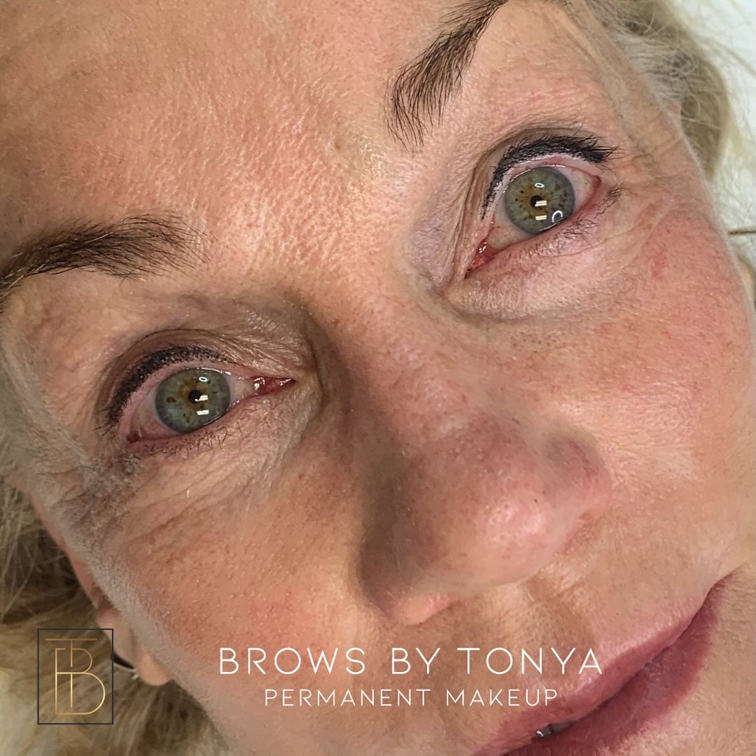 #uppereyeliner #permanenteyeliner #permanentmakeup #pmuartist #eyelinertattoo #nashvillelashes #hendersonvillelashes #hendersonvilletnbeauty #nashvillebeautybloggers #hendersonvilletnrealtors #sumnercountyrealtors #tennessee #615lifestyle #thrive37075