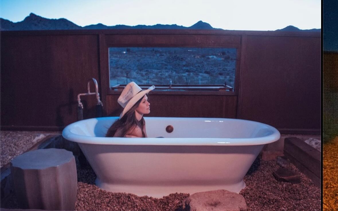 Don’t miss summer nights at Sacred Sands when the meteor showers are at their best! Or hike in perfect weather during the full moon or during sunrise with its deep magenta hues!
LINK IN BIO TO BOOK
Or email info@sacredsands.com #SacredSands #JoshuaTree #JoshuaTreeCalifornia #DesertVibes #DesertLife #joshuatreehotel #joshuatreeairbnb #joshuatreevibes #hotellife #hotelroom #hotelsandresorts #hotelandresort #hoteldeals #hotelboutique #hotelliving #hotelblogger #hotelcalifornia #hotelstyle #hoteliers #hotelgram #joshuatreenationalpark #joshuatreetour #joshuatreenps #joshuatrees #joshuatreephotographer #joshuatreeNP #JTNP #stayjoshuatree #joshuatreestays