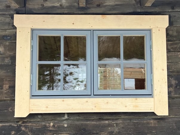 I Duved finns det en stuga som nu har fina fönster!😊
Vill du också ha fina fönster?
#fönster #linolja #åre #duved #östersund #sverige #planetenjorden #morinsfönsterhantverk