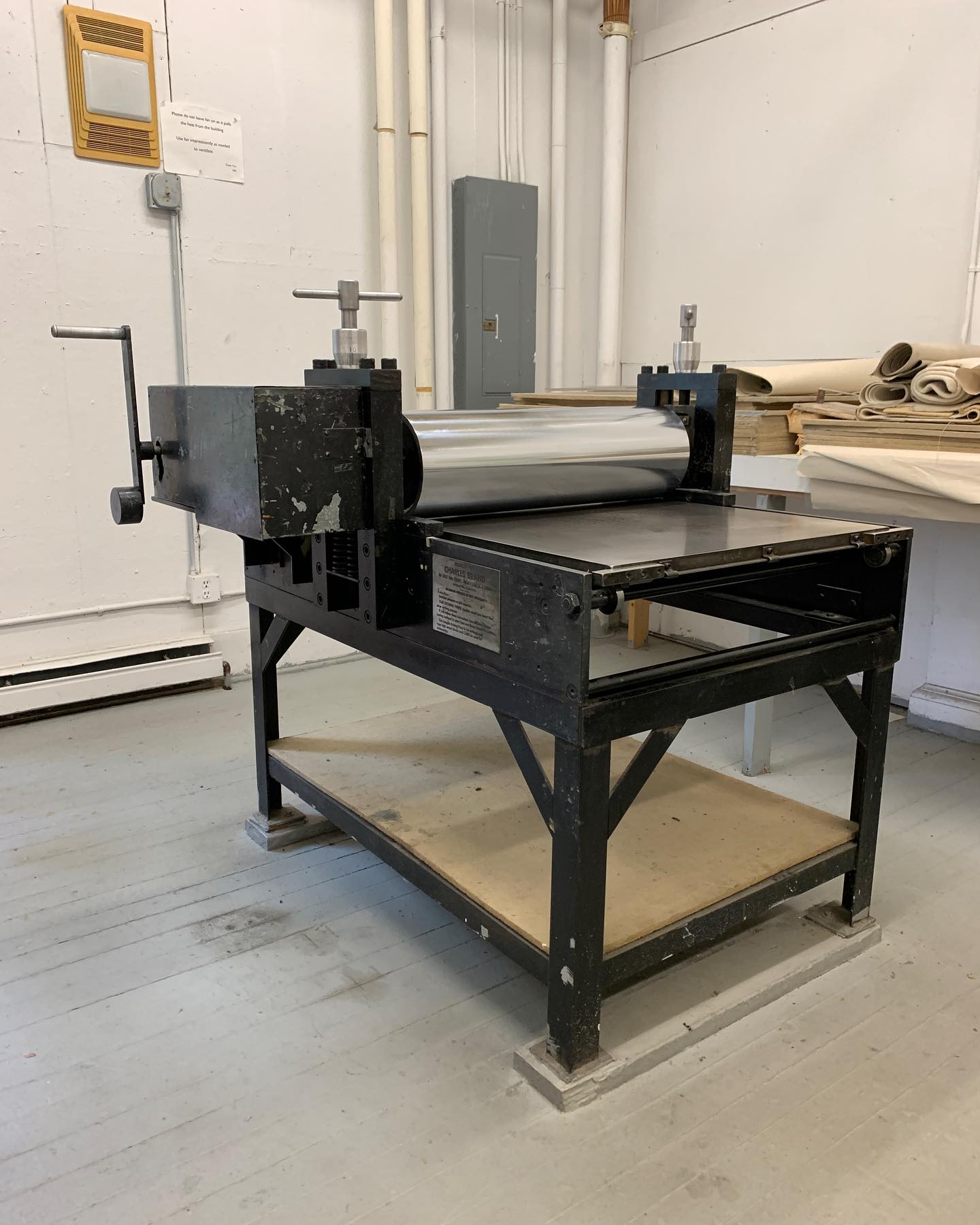 The other day we returned to the @vermontstudiocenter residency print shop to put their freshly repaired upper roller back on their 28x50 Charles Brand etching press along with some servicing. It had some damage that was causing issues so we brought it back for welding, grinding, journal straightening and fresh chrome plating. While we were there, we also serviced a 26x48” Martech etching press and finally put new bed guide rollers on that @suitcasepress made atleast 5 years ago. #starkpressco #pinklinepress #printnj #suitcasepress #vermontstudiocenter #vermontstudiocenterresidency #etchingpress #charlesbrandpress #martechpress #printingpress #printmakingpress #printmaking #printing #printer #print #preservationthroughproduction #pressmechanic #rollerrepair