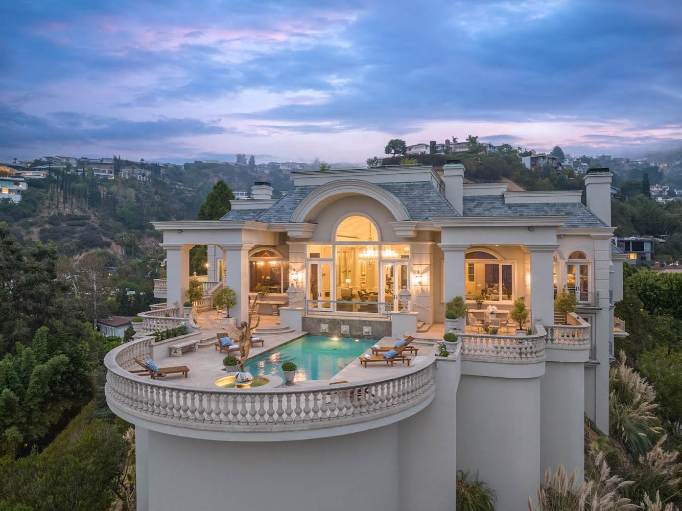 Amazing LA home we painted in the Hills!
#design
#luxe
#luxury
#luxurydesign
#interiorarchitecture
#archtecture
#archilovers
#residentialdesign
#architecturephotography
#theworldofinteriors
#vogueliving
#modernluxury
#luxuryliving
#interieurs
#losangeles
#premiergreenpaintinglaoc
#interiordesignlosangeles
#photography
#realestate
#painting
#wallpaper
#designerslife
#homedevelopment
#home
#house