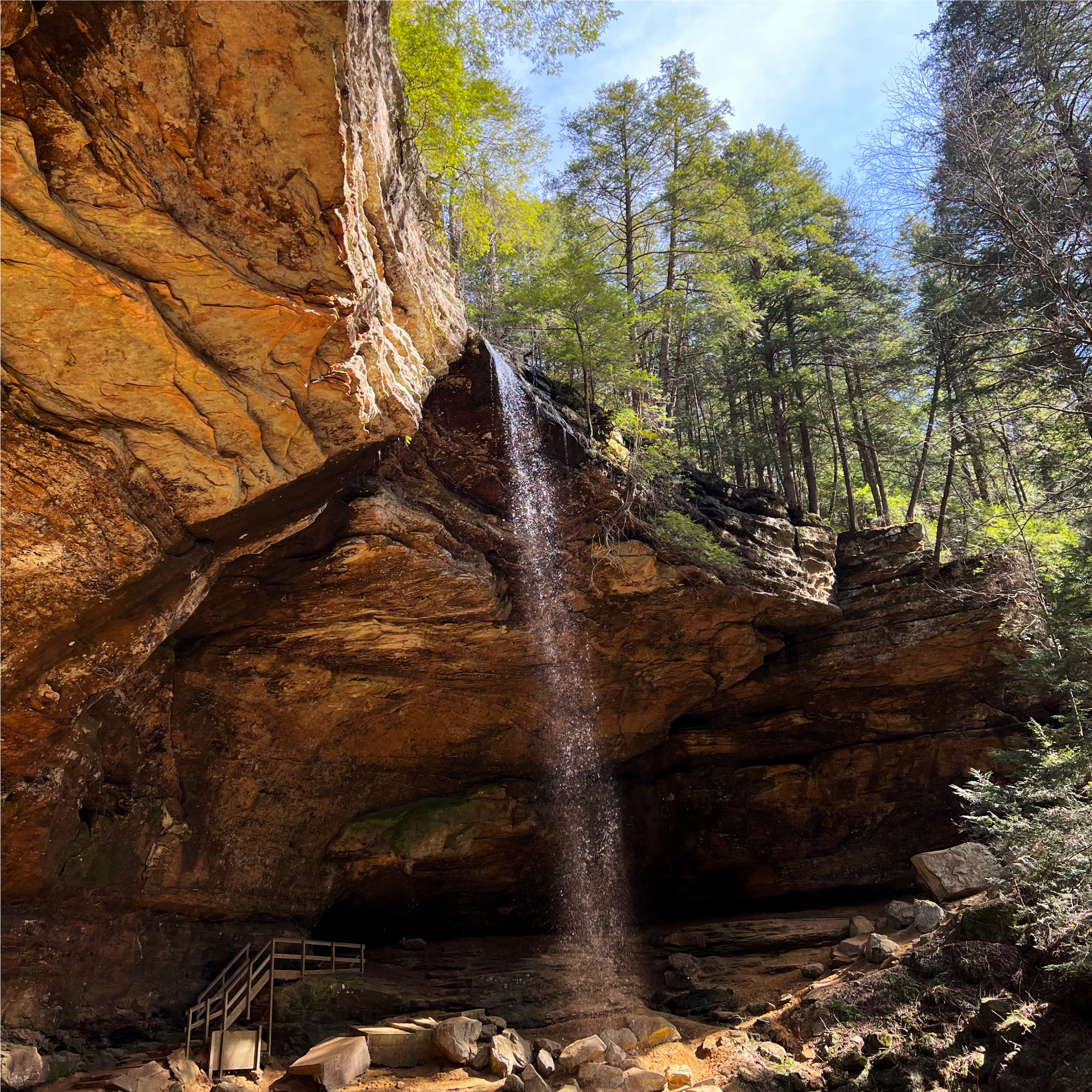I’m working on a project for the Hocking Hills area and feeling some earthy color palettes today. I loved visiting Hocking Hills last year during late winter. It was so quiet and peaceful. What’s your favorite thing to do in Hocking Hills?
#branddesign #brandidentity #webdesign #webdesigner #creativebiz #creative #smallbusiness #smallbusinessowner #ohio #design #graphicdesign #artdirection #Cleveland #Ohio #HockingHills #HockingHillsStatePark #SEOhio