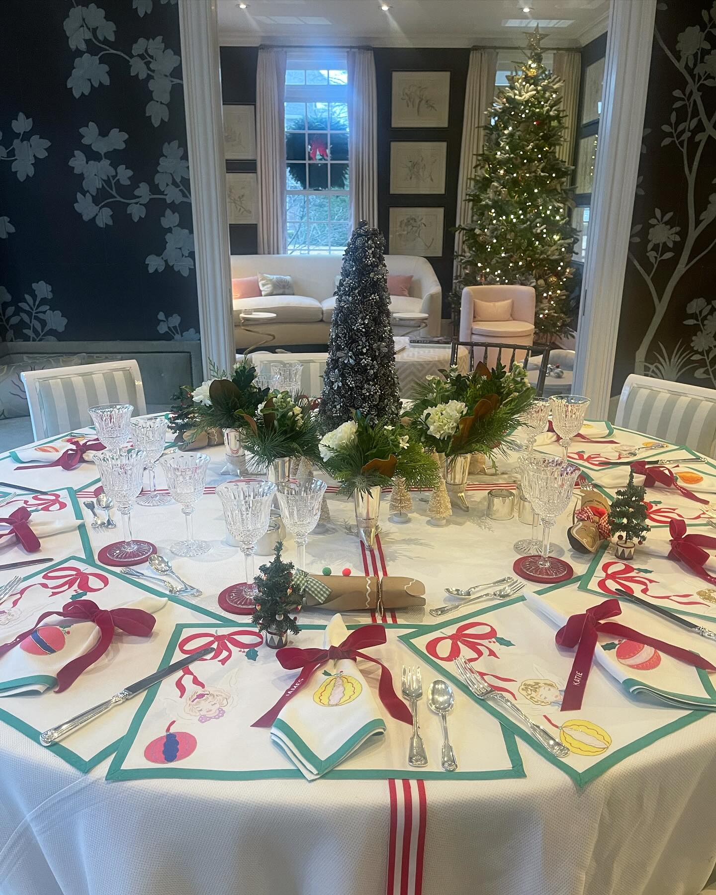 Our Christmas Eve table 🎀 Wishing everyone happy holidays!