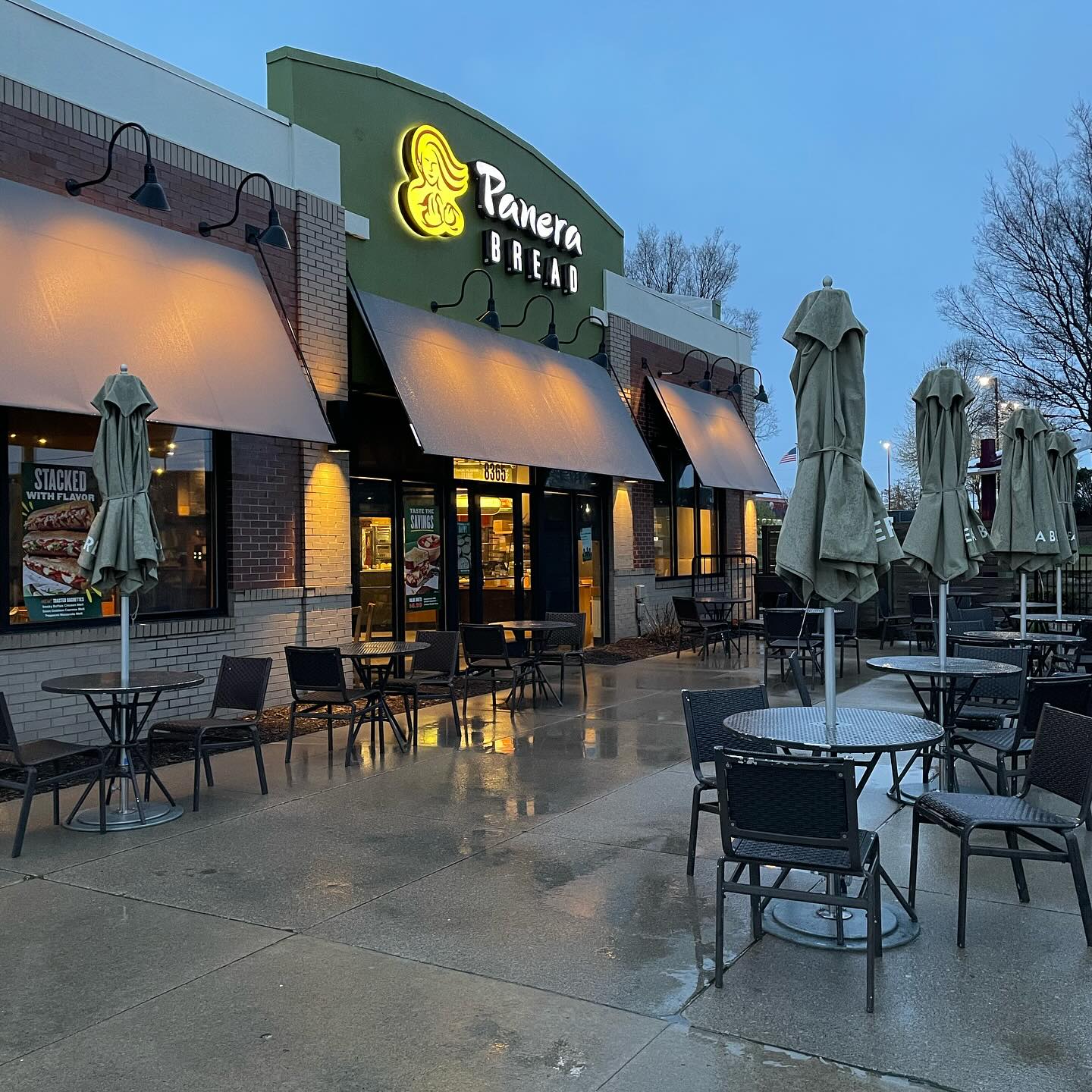 📍Brighton, MI
.
🚚🪑
.
#edenspropertyservices #brightonmichigan #restaurantmaintenance