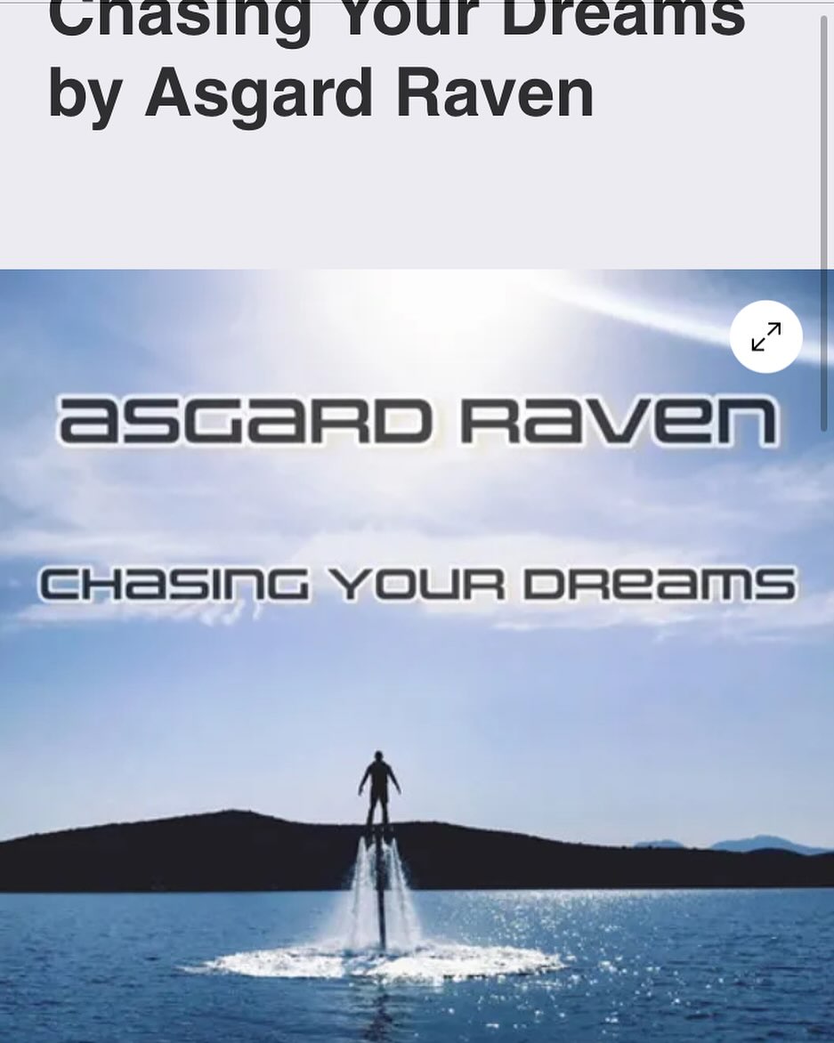 Chasing Your Dreams made it onto @outthebox.music Best Submissions page!! Very grateful for your support OTB 🤘
#music #newmusic #musiciansofinstagram #musicreview