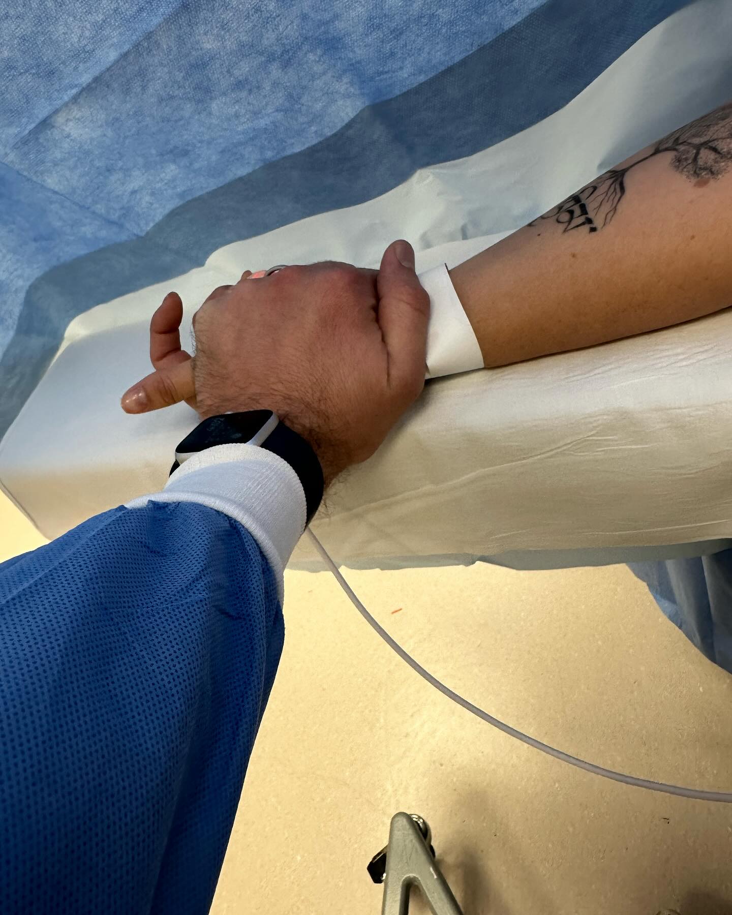 Oliver’s birth story!
I’ll start by saying: we are NOT in control of anything… really. I’m the kind of person that works a lot in therapy about my controlling issues, the need to be certain about everything, the need to plan things ahead, to have a plan in place for everything, which also doesn’t help with my anxiety, since most of the times, life shows me that I’m not in control as much as I think.
Oliver’s due date was February 22nd (my birthday also).
Since my labor with Theo was a complicated one, about 31 hours in labor to end up with an emergency c-section when his heart rate started to drop, I decided to have a c-section.
Yes, I was questioned about my decision, which is funny, since it’s my decision based on my previous experience, only MINE. I was told all the terrible things that can happen on a c-section, all the difficulties in recovery, and how that was not optimal for the baby. Oh boy! 🫣
So we scheduled my c-section for February 16th, at 7:30am and the countdown started! I would be 39 weeks and 1 day.
Then Monday (February 12th), I was busy! Went to the grocery store, did laundry, some work, cleaned the house a little, took Theo to the doctors appointment that was very important to decide if he needed a procedure in the arm he had a surgery after breaking his elbow (no he didn’t need it! Thank God!) and came home ready to make dinner.
And around 5pm I started to cramp. And again and again and again, they were getting stronger and I started timing it.
After about 2 hours I decided to call the doctor and she told me I should go to the hospital to check if I was dilating. Then I panicked and jumped in the shower 😭 and cried, so scared!
We packed the car, and drove to the hospital.
We got there around 8pm, I was only 1 cm dilated but the contractions were there and they were about 7 min apart, then 5, than 3… and by 10pm they decided to keep me there overnight. And I sent the boys home to sleep.
I asked for the epidural, oh the epidural! I was so scared of the epidural again, but also in so much pain. And yes, that sensation of a needle going through your spine… only who went through that can describe… continue