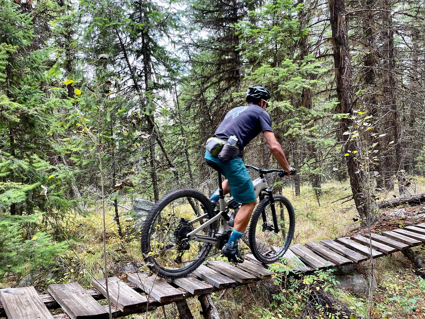 As the weather starts to cool and the cycling season winds down, it’s time to transition into a new training phase. But before you jump into the next sport, take a few weeks to recover and enjoy some unstructured play. It’s not only good for your soul but it will make you a stronger athlete as well. #trainsmart #staybalanced #keepitfun #exerciseshouldbefun #play #recovery #kitsenergy #enjoybeingfitandhealthy #dowhatyoulove #getoutside #takethelonggame