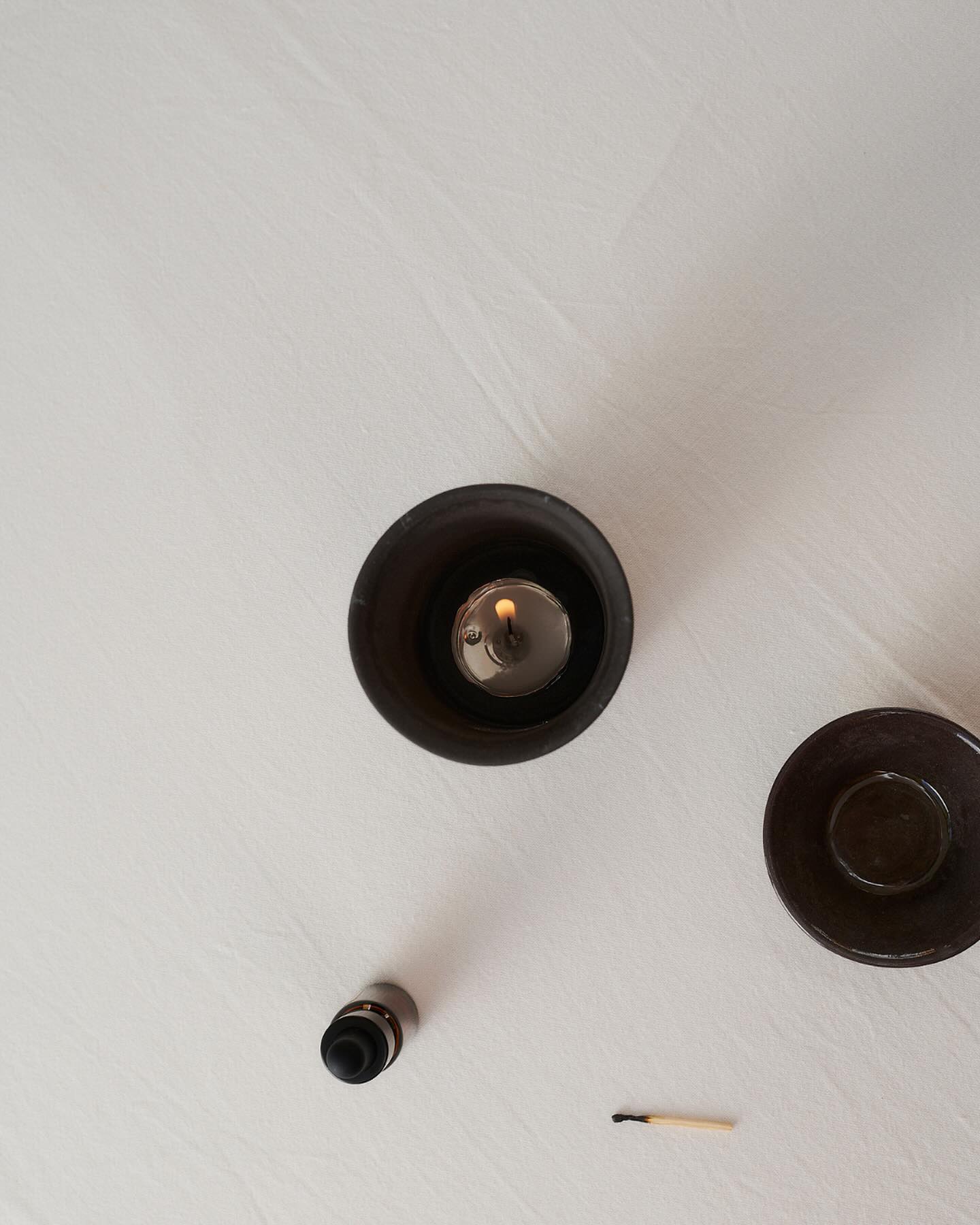 Transform your space with our Ceramic Burner and Oils, igniting warmth and tranquillity✨ Explore our signature Rekindle colours - Terracotta, Black, or White - and pair with your favourite scents for an enchanting ambience 🌿
Ceramic Burner and Oils | R385,00
Bundle includes 1 x Burner | 2 x 10ml Oil droppers | 1 x Large tea light.
Whether you’re nationwide or local - Shop conveniently on our website or swing by our Woodstock studio for pickup. Link in bio.
#RekindleCandleCo #LocallyMade #HomeFragrances #HomeDecor #CeramicBurner #EssentialOils #ShopLocal #NationwideShipping #AwakenYourSenses