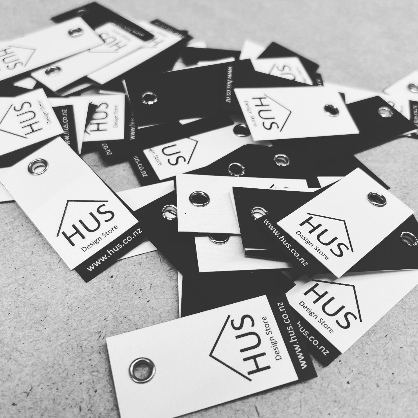 Swing tags 🏷️
We print swing tags on a variety of card stocks and finishes. Choose from gloss or matt laminate, spot gloss or white print, premium uncoated or recycled options.